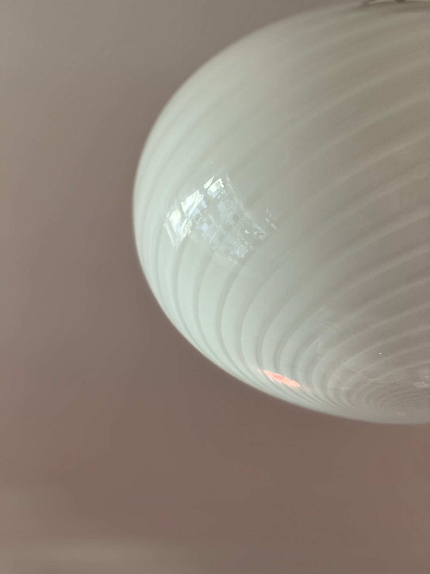 Vintage murano oval pendel 40cm hvid swirl