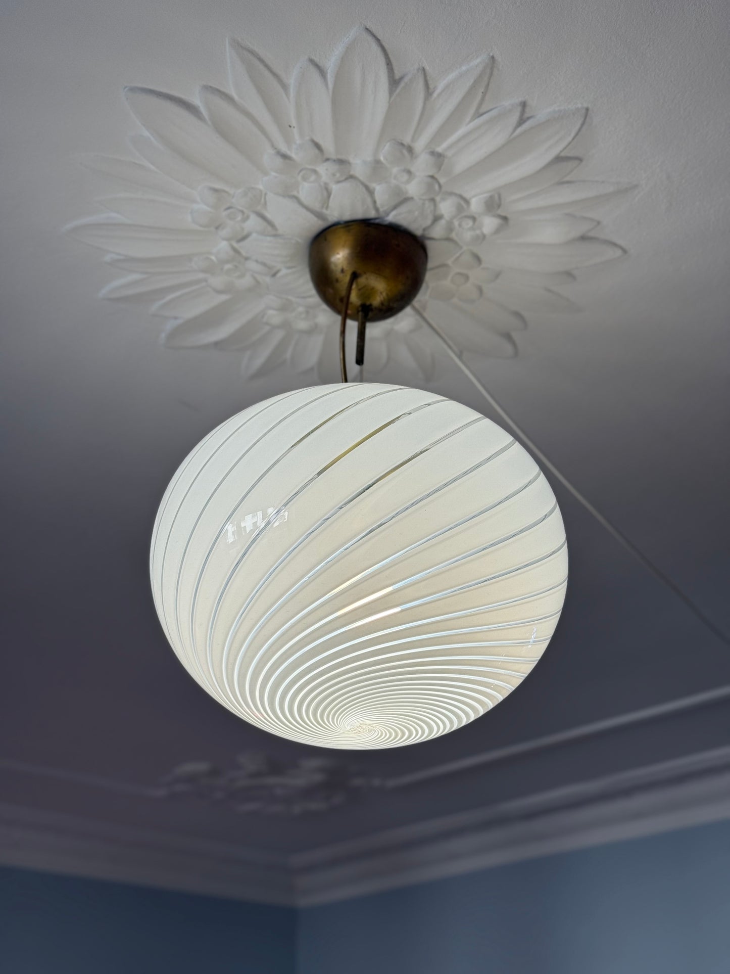 Vintage murano oval pendel 40cm hvid swirl