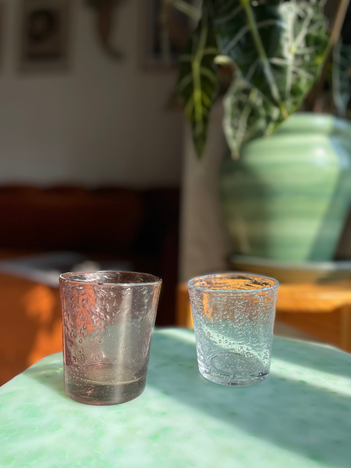 Sæt af 2 glas med bobler