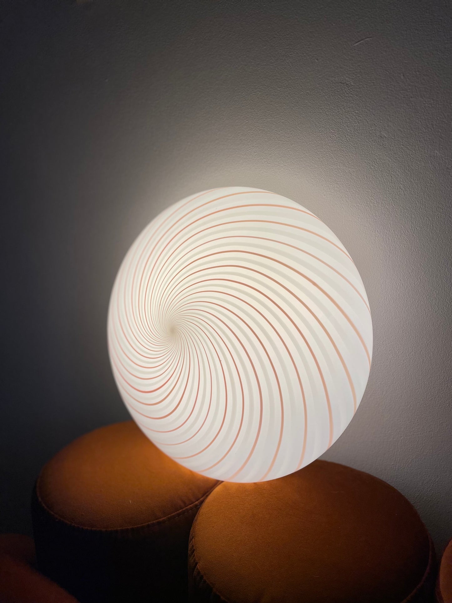Vintage Murano væglampe med lyserødt swirl 36cm