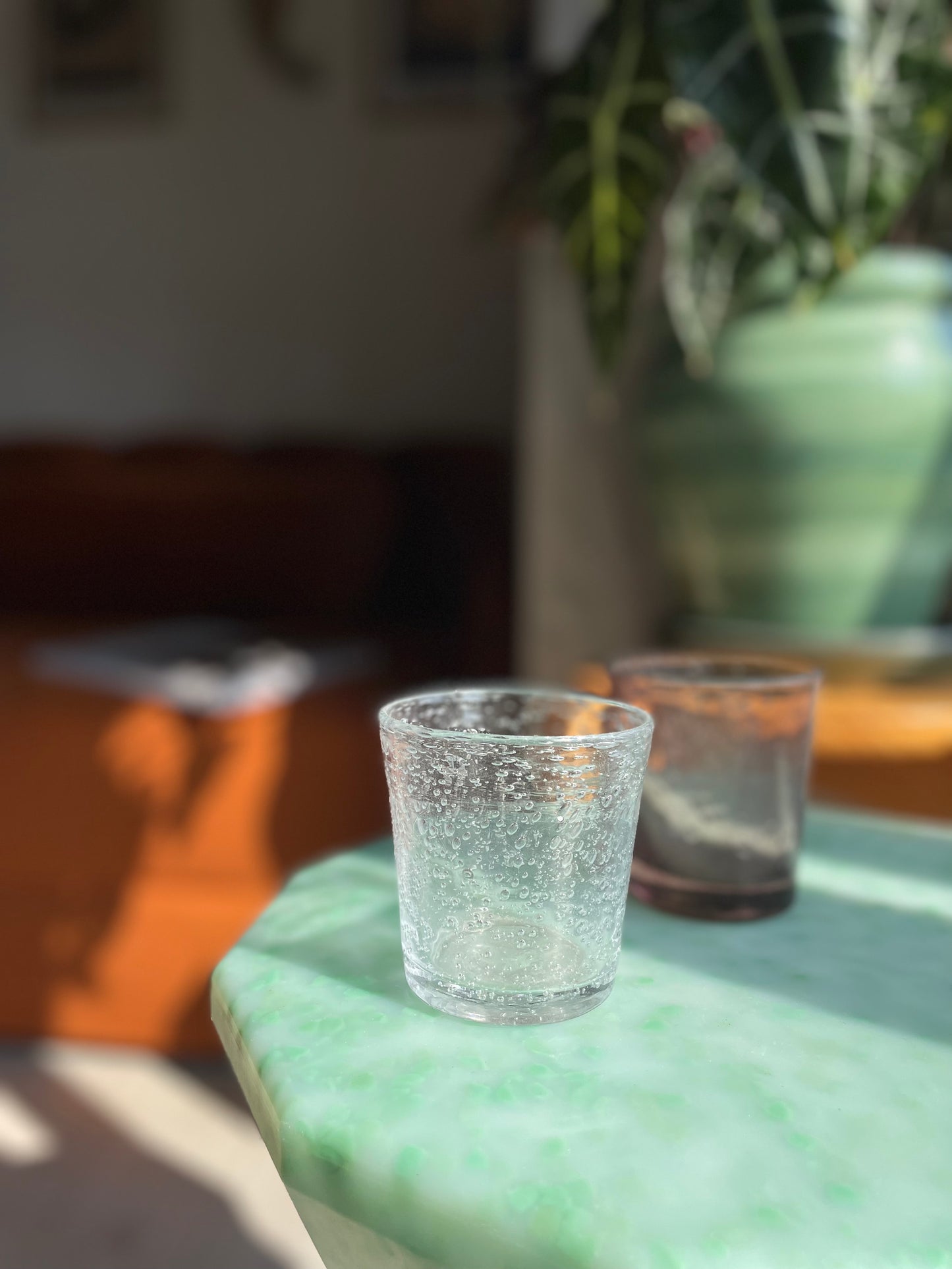 Sæt af 2 glas med bobler