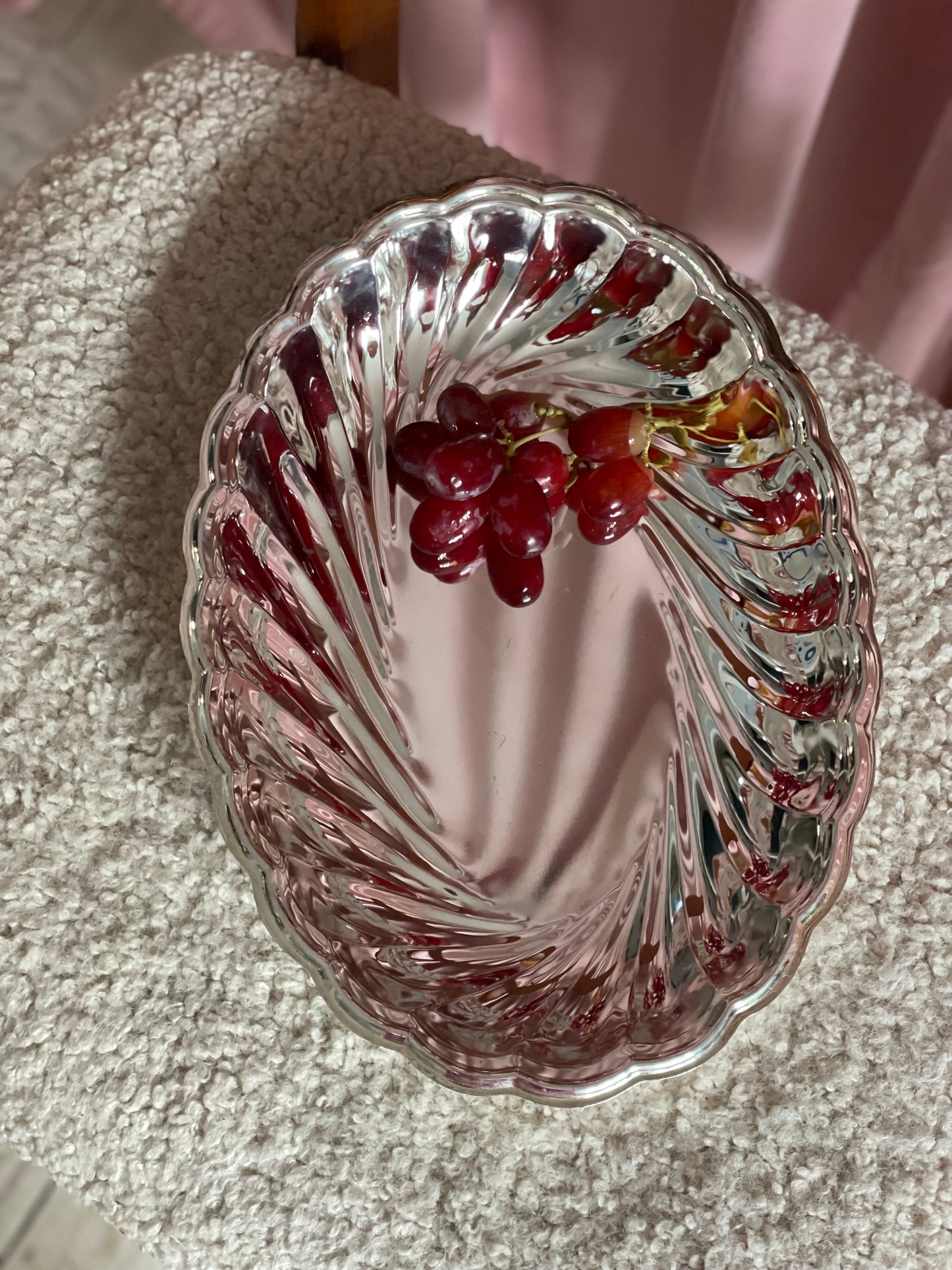 Dish in steel
