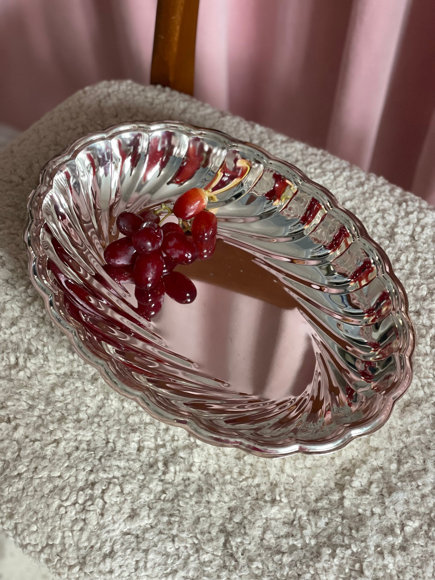 Dish in steel