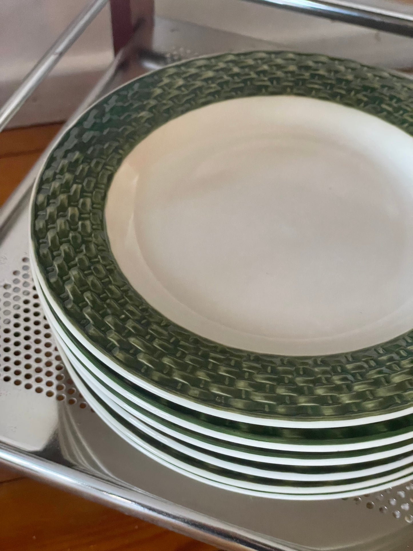 Lunch plates with green braided edge