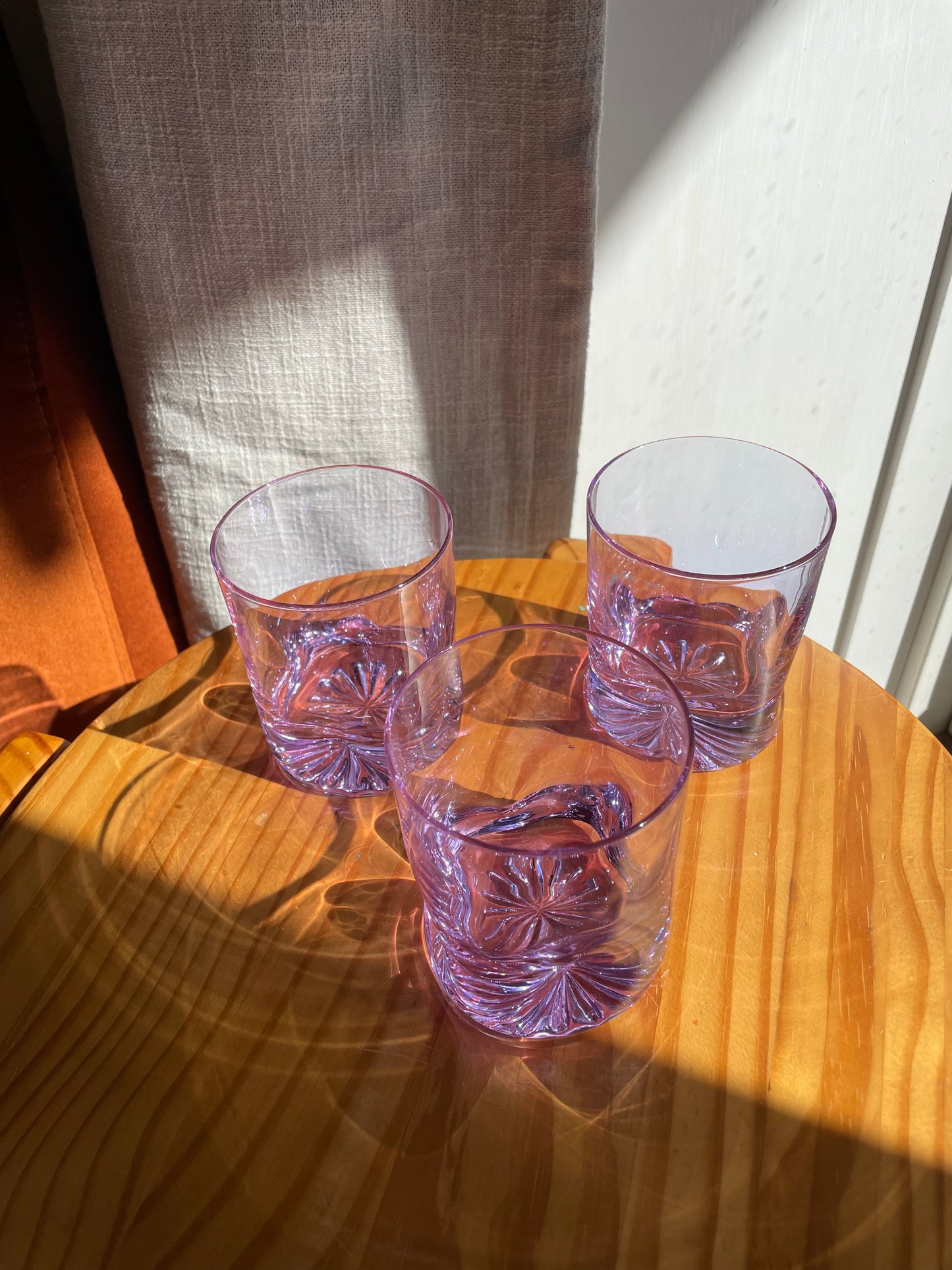 Lilla vandglas med massiv fod