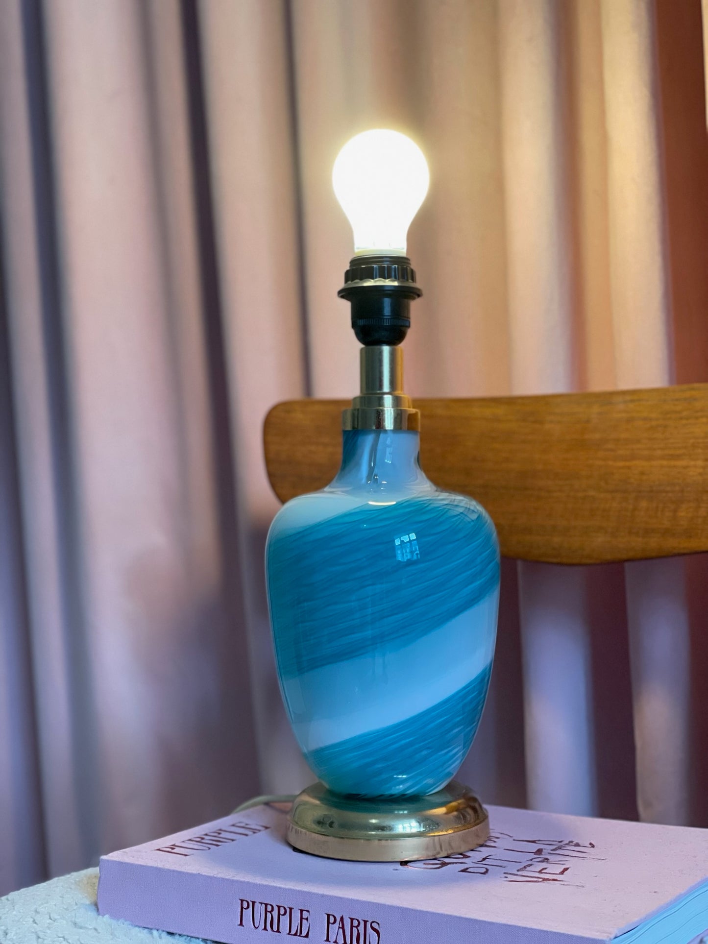 Murano bordlampe med blåt swirl
