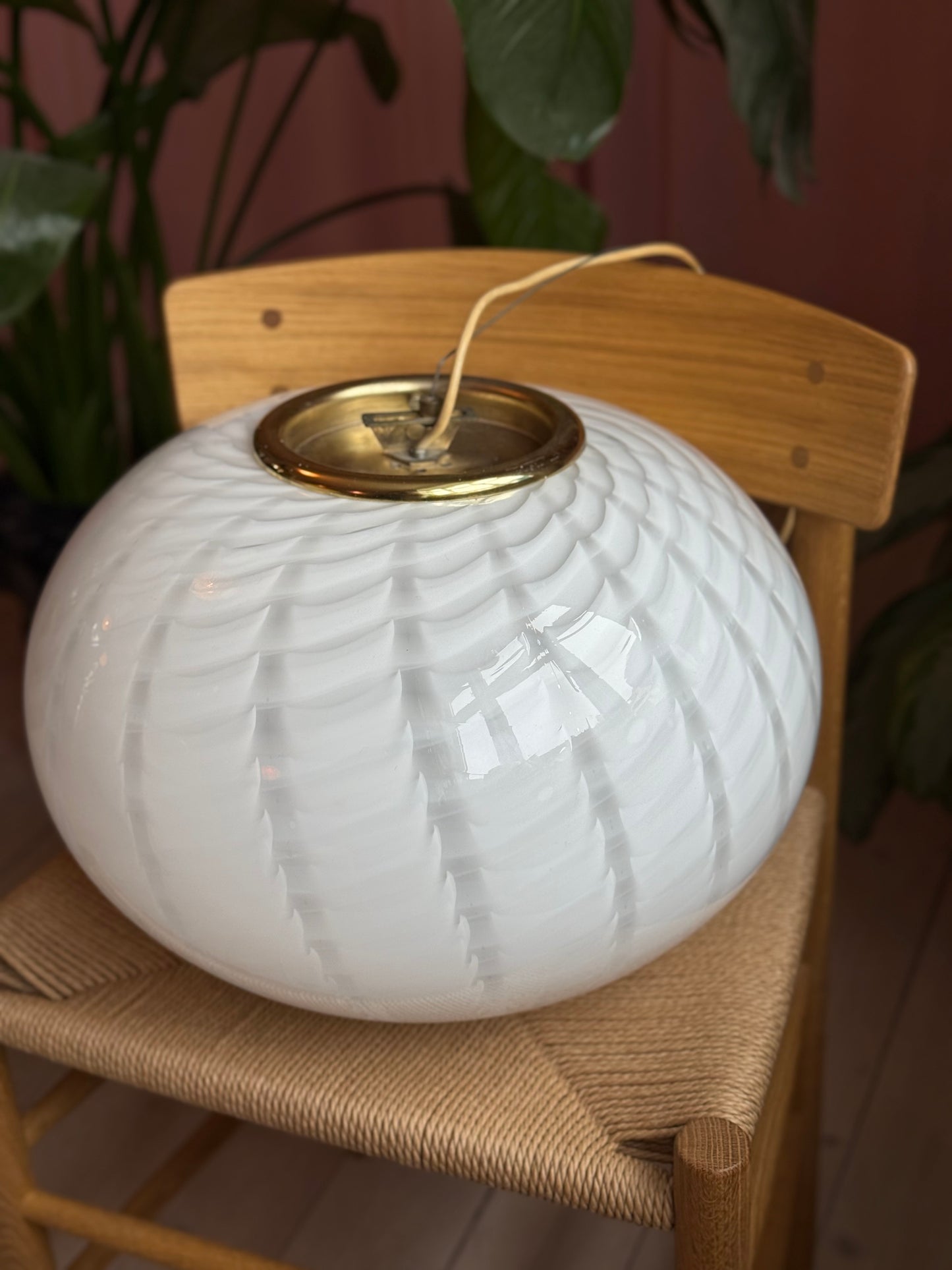 Hvid vintage oval Murano peacock pendel 43cm