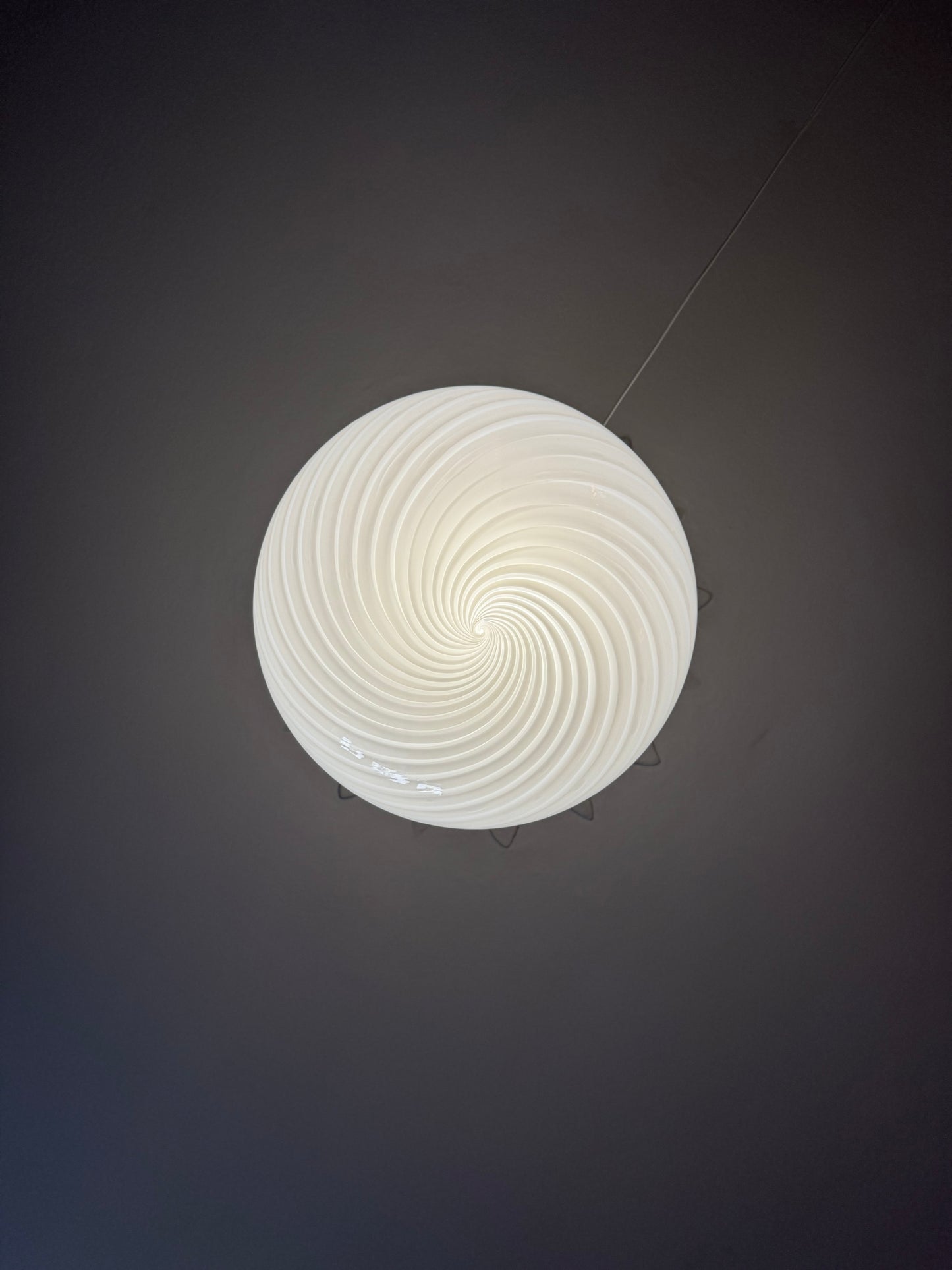 Vintage murano oval pendel 40cm hvid swirl