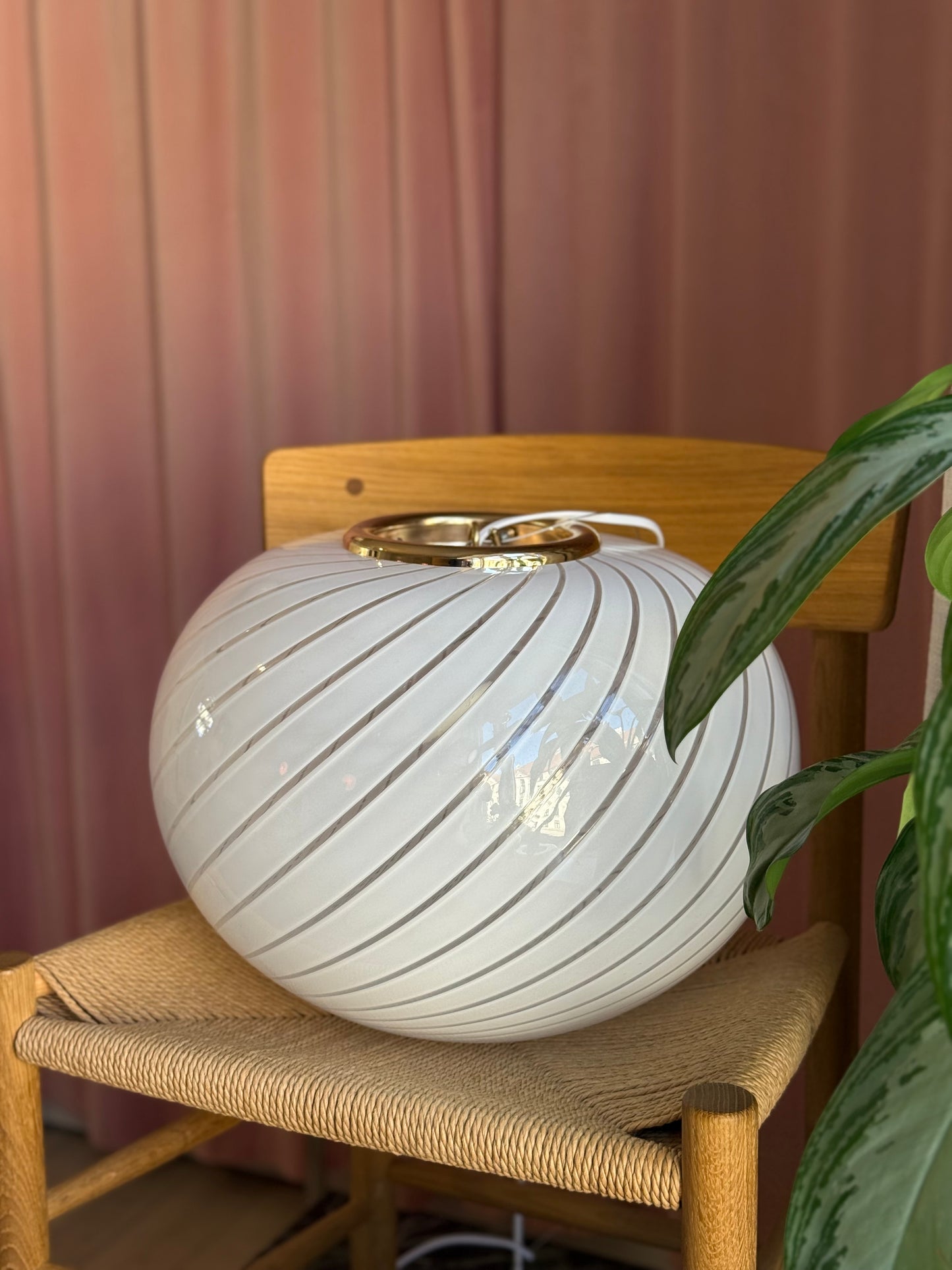 Vintage murano oval pendel 40cm hvid swirl