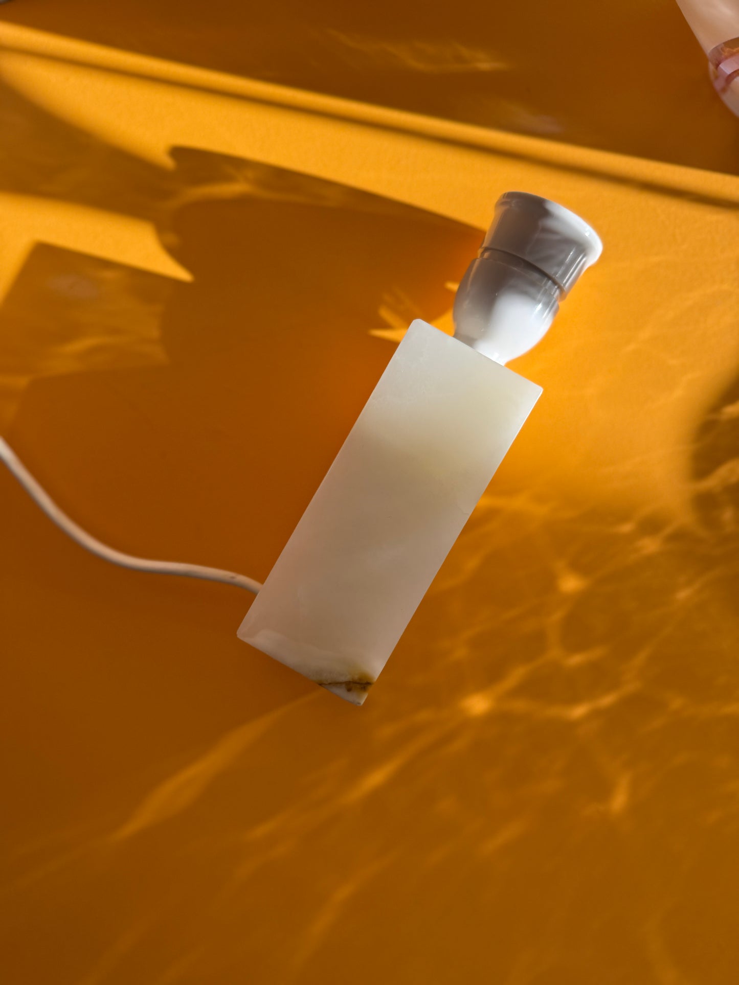 Lampe fod i marmor