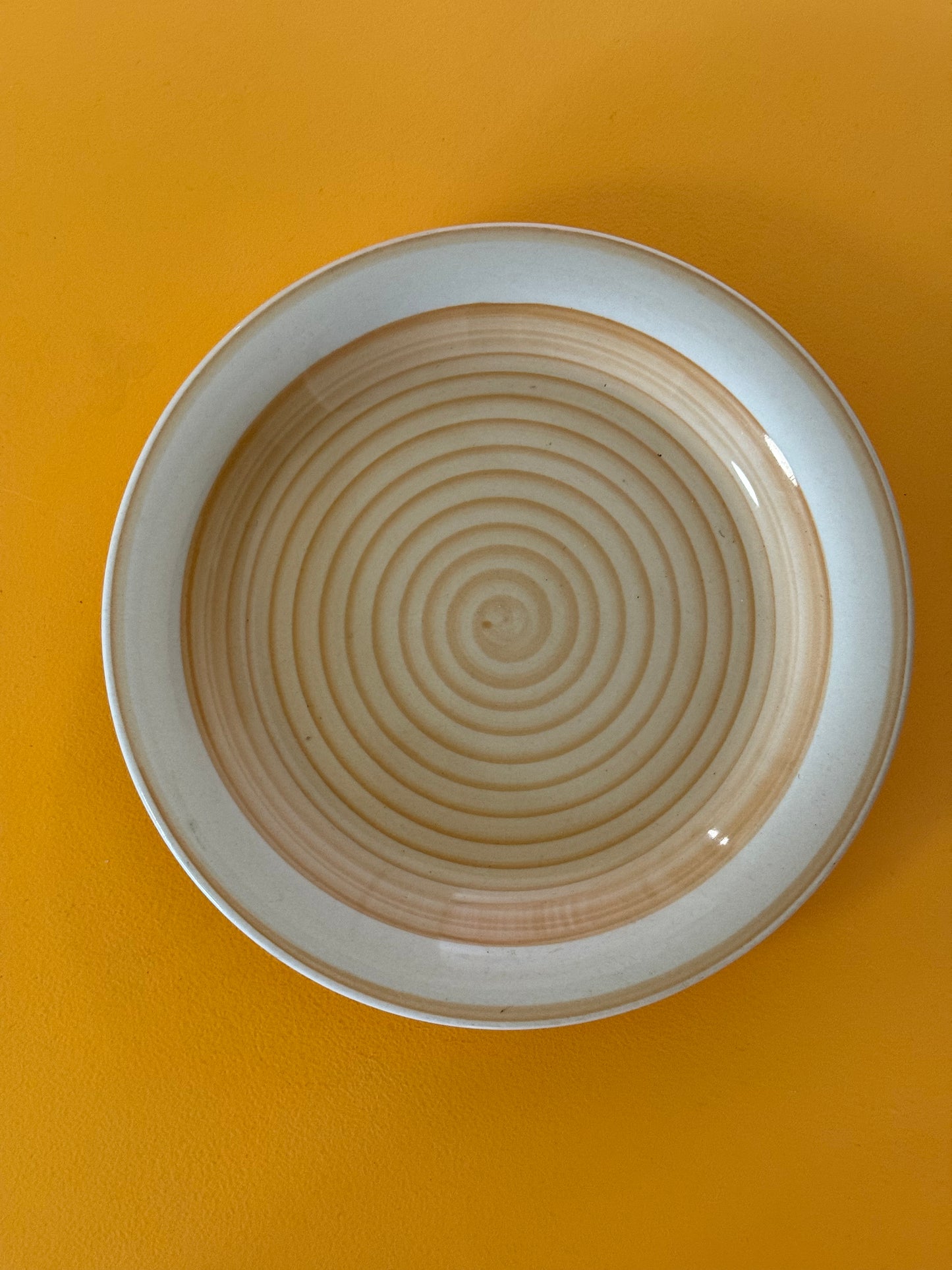 Swirl frokosttallerkener fra Italien