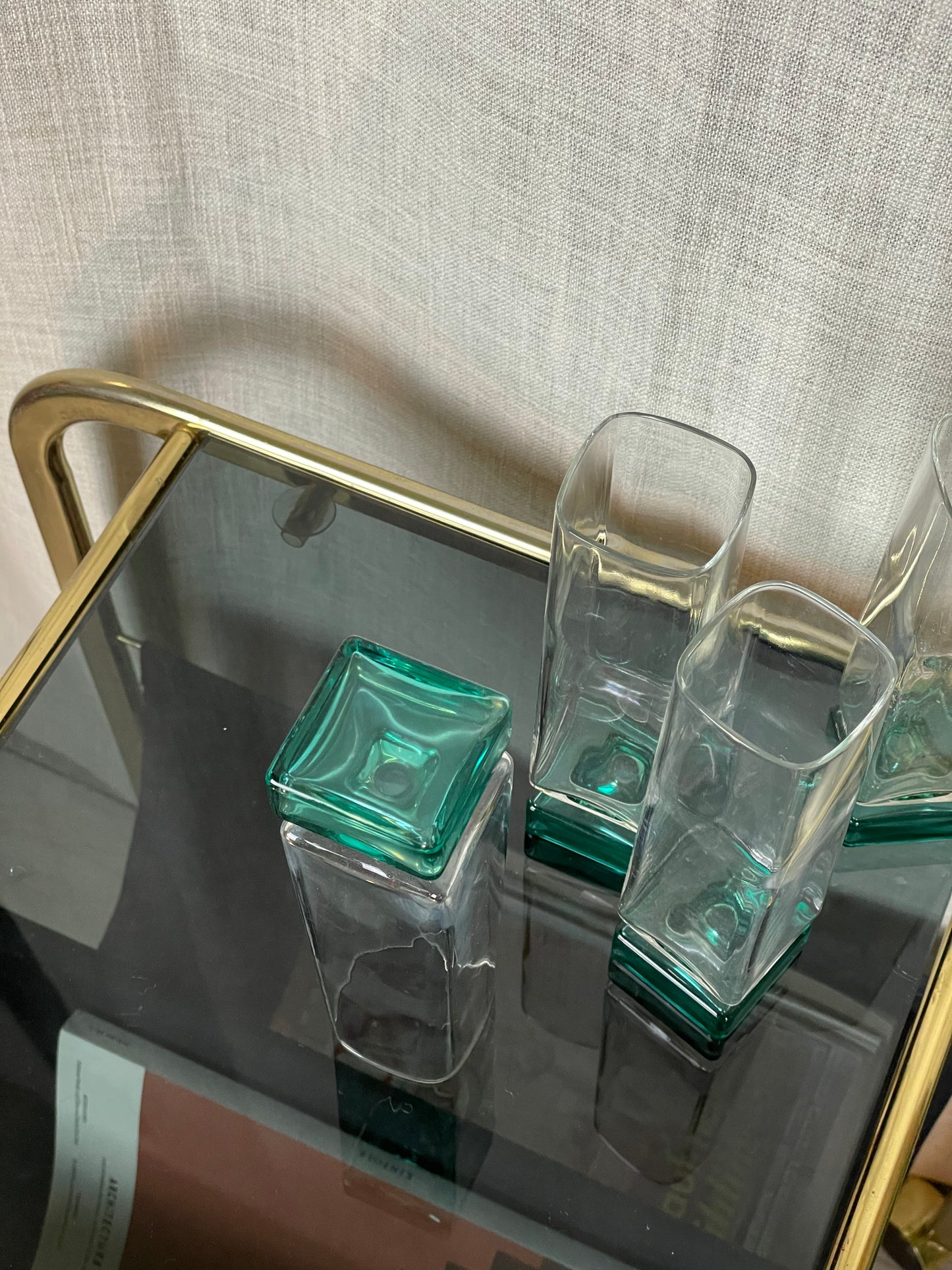 Høje italienske champagneglas med grøn fod