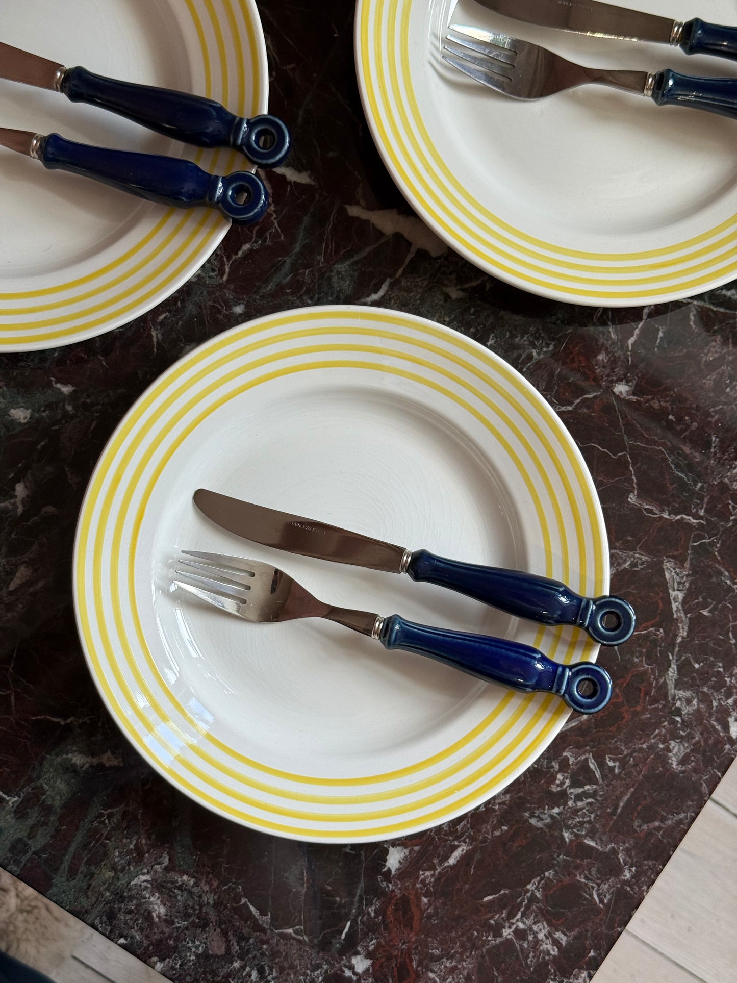 Blåt bestik i porcelæn