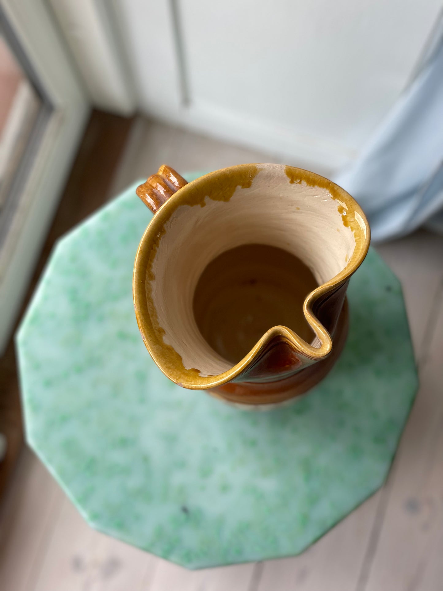 Earthenware jug 1.5 litres