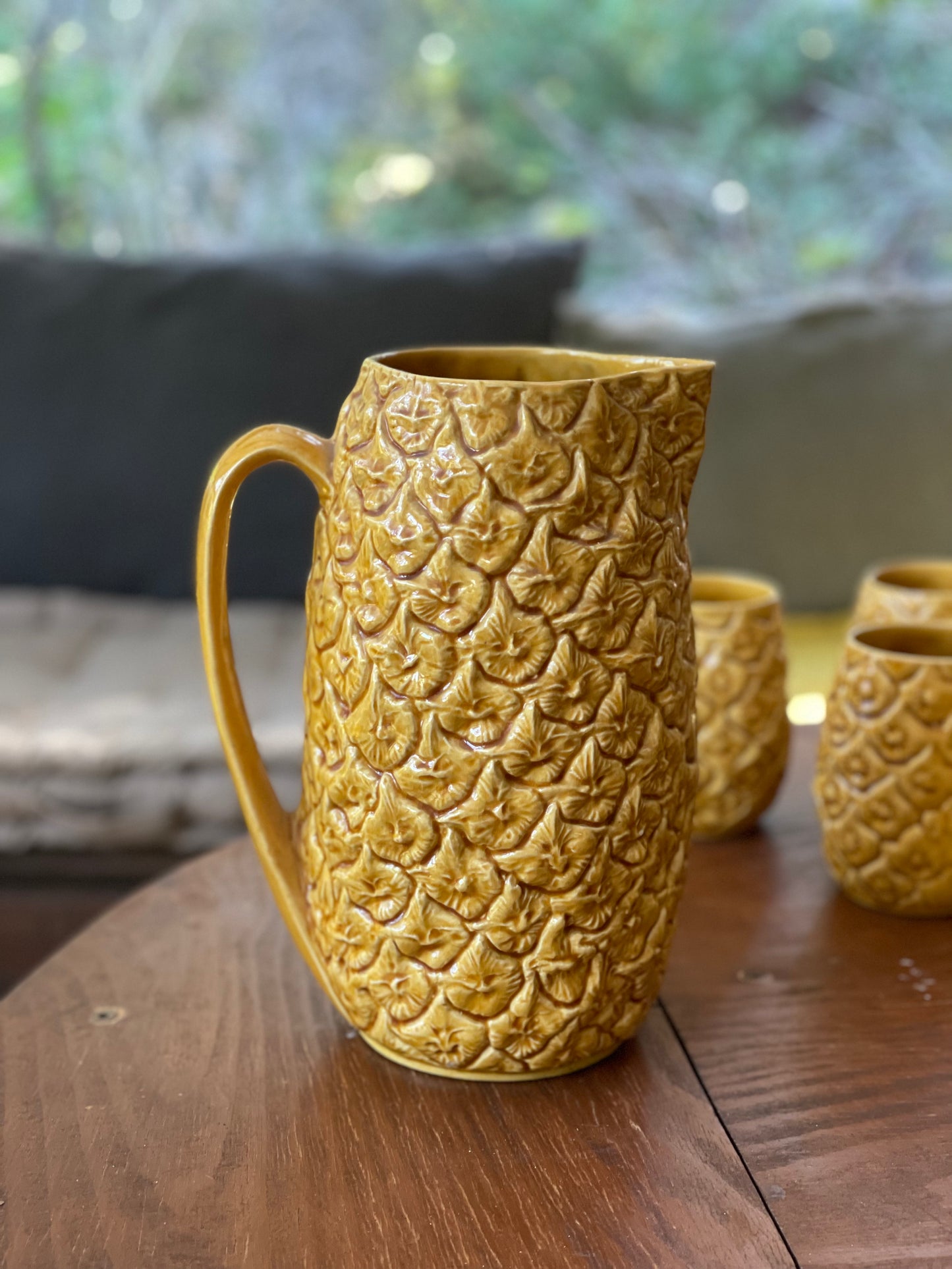 Pineapple set with cups and jug