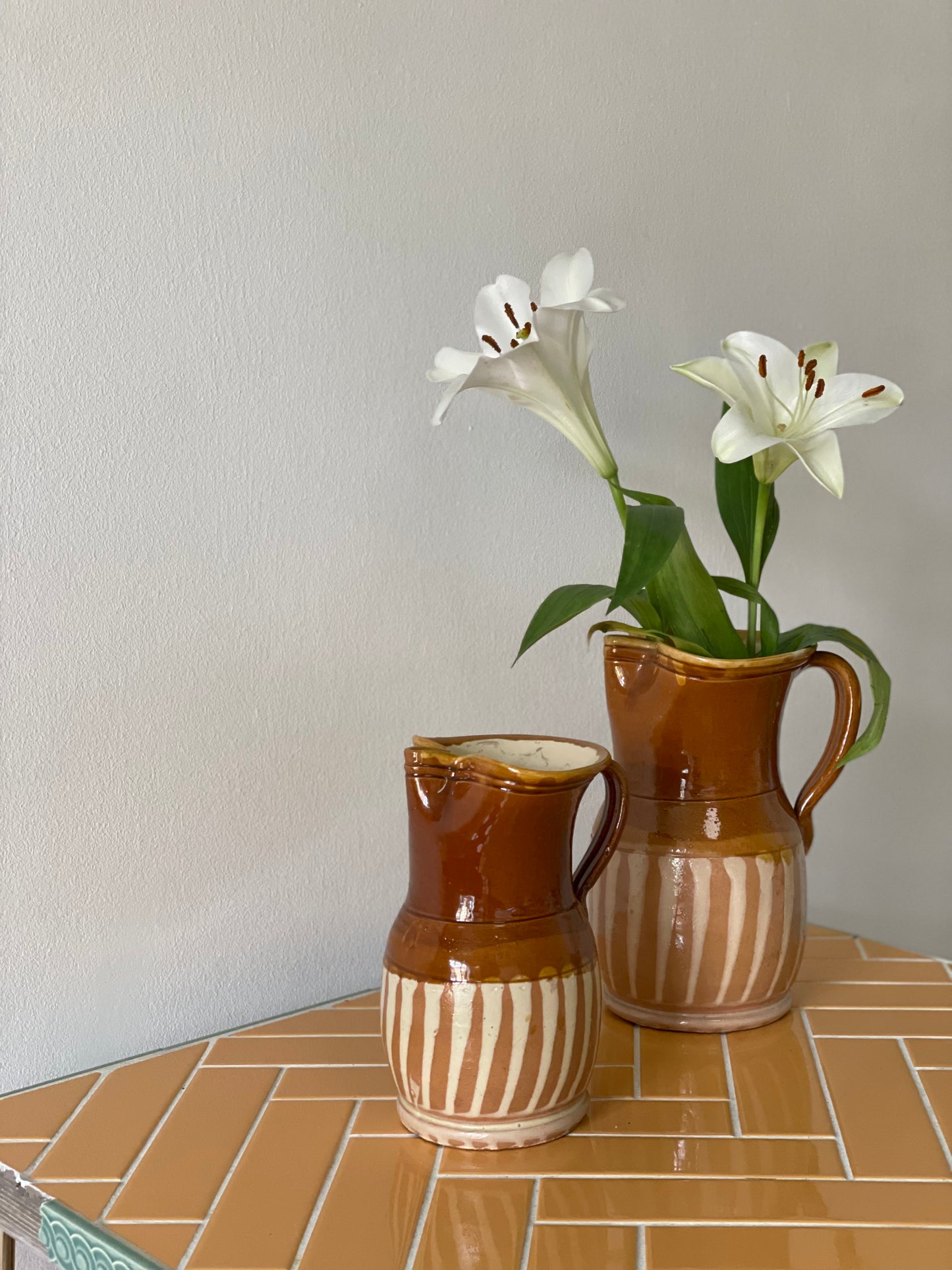 Earthenware jug 1.5 litres