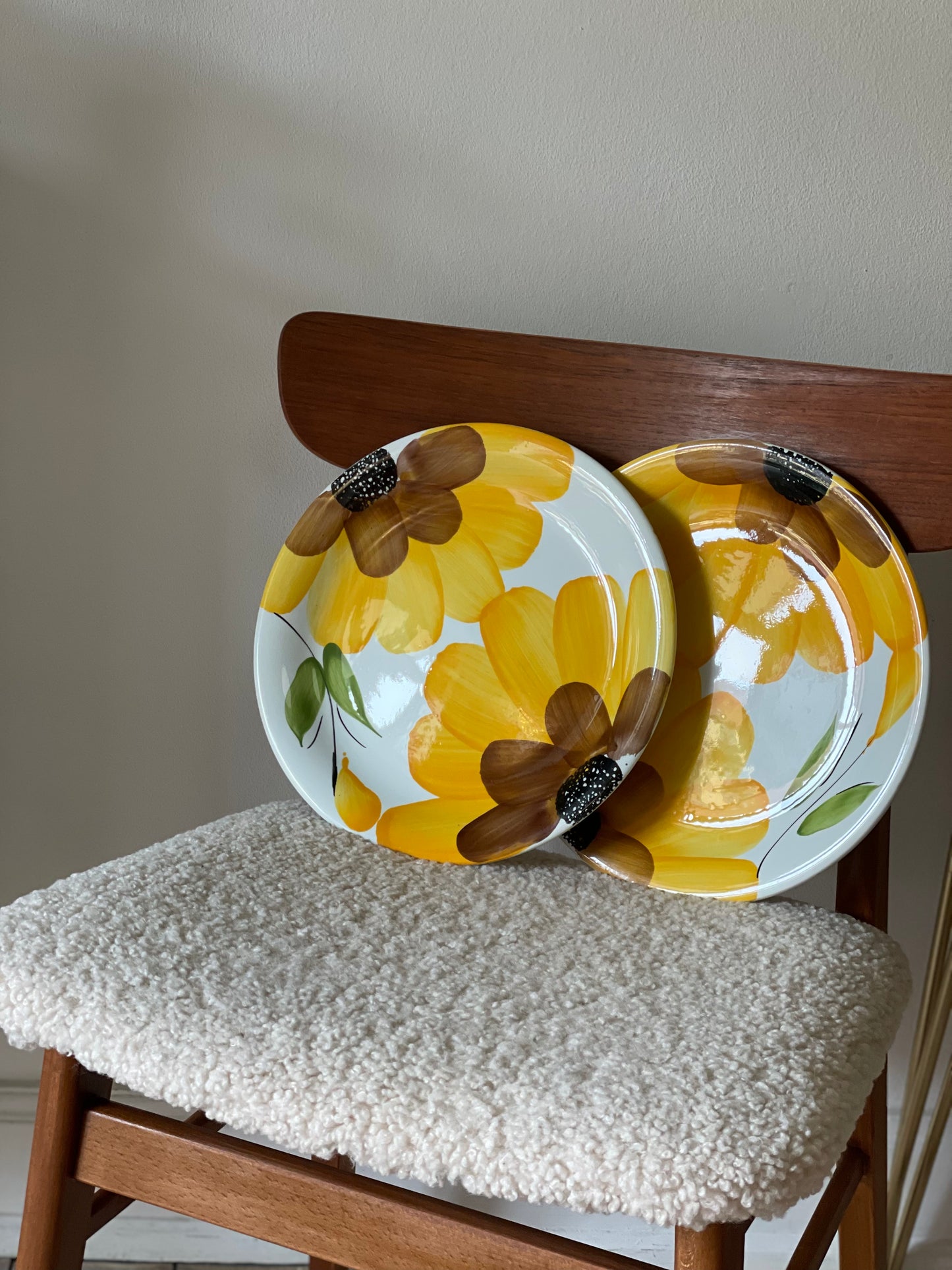 Italian dinner plates with yellow flowers