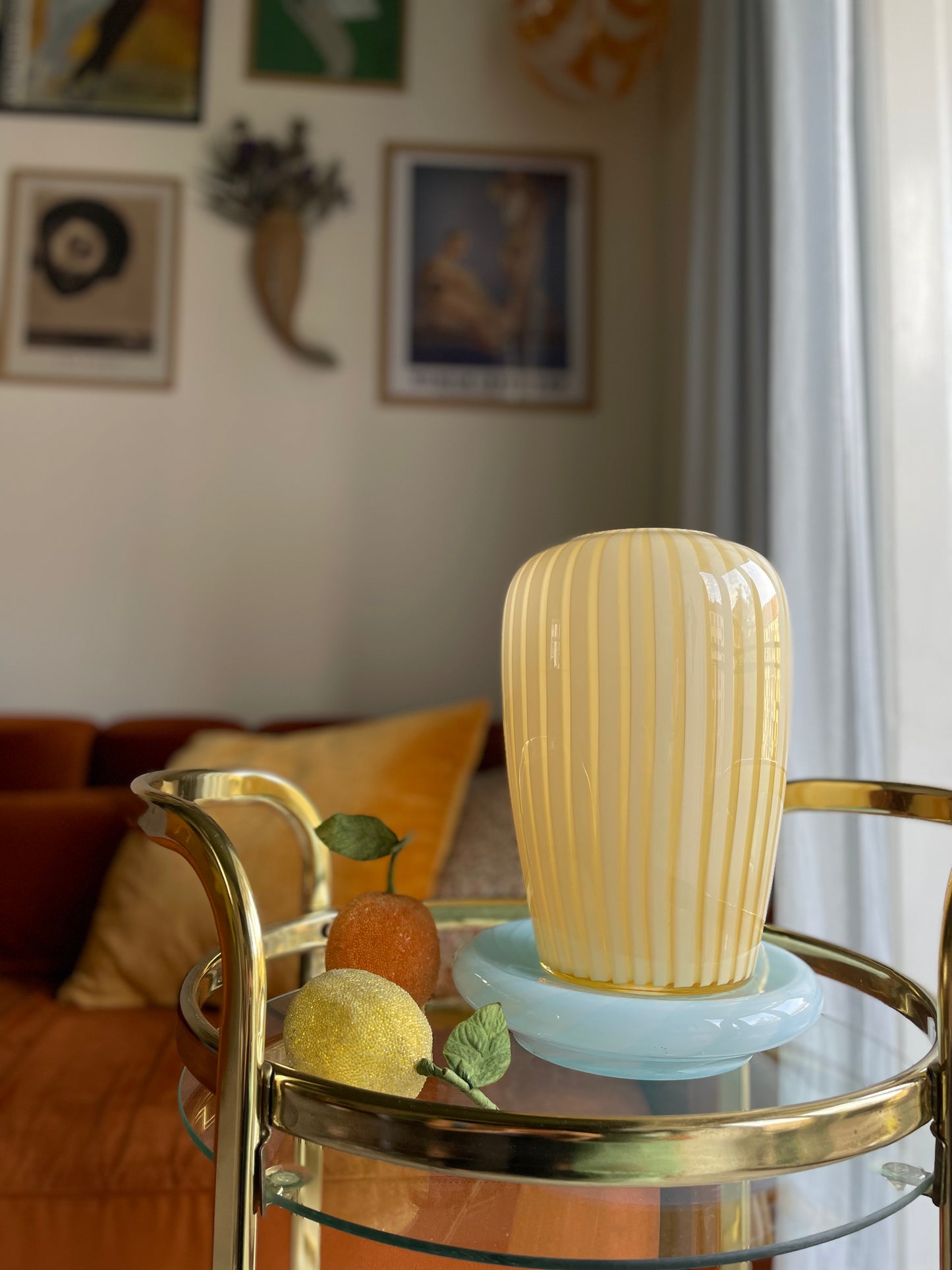 Gulstribet vintage Muranovase