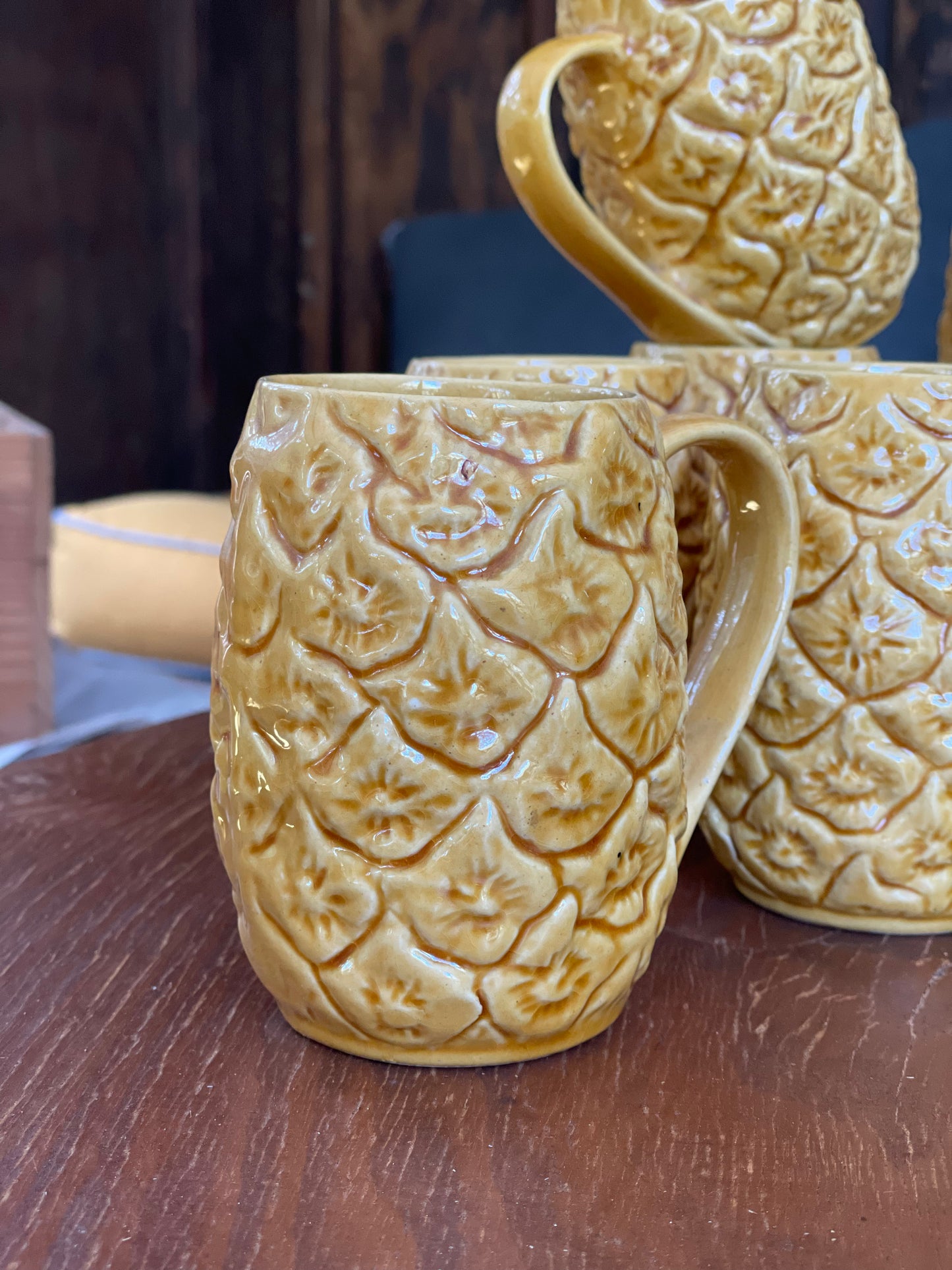 Pineapple set with cups and jug
