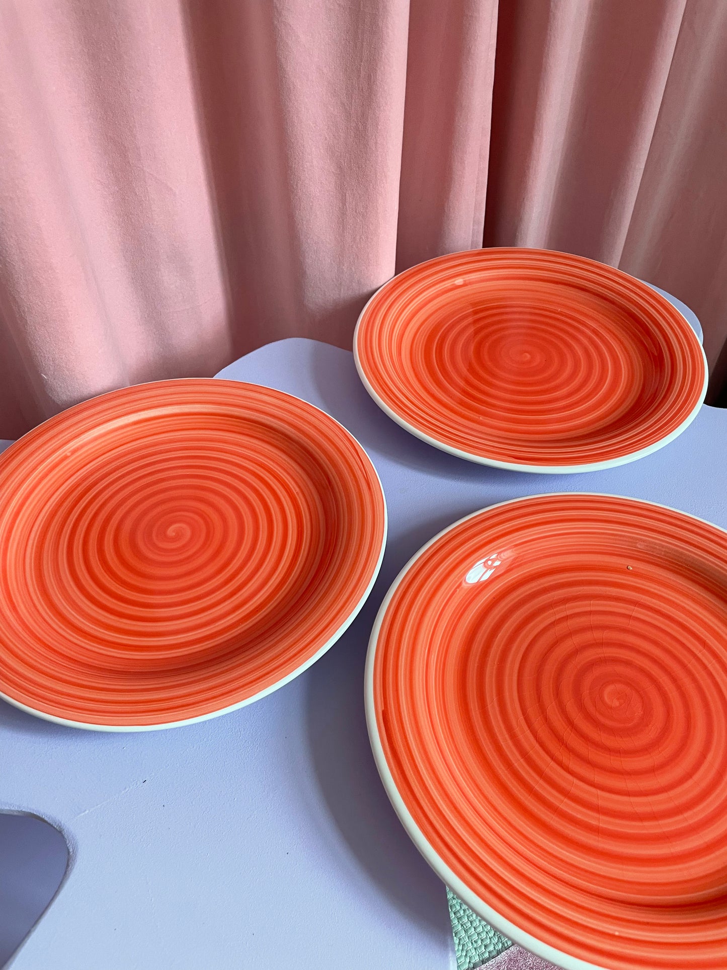 Swirl the dinner plate red