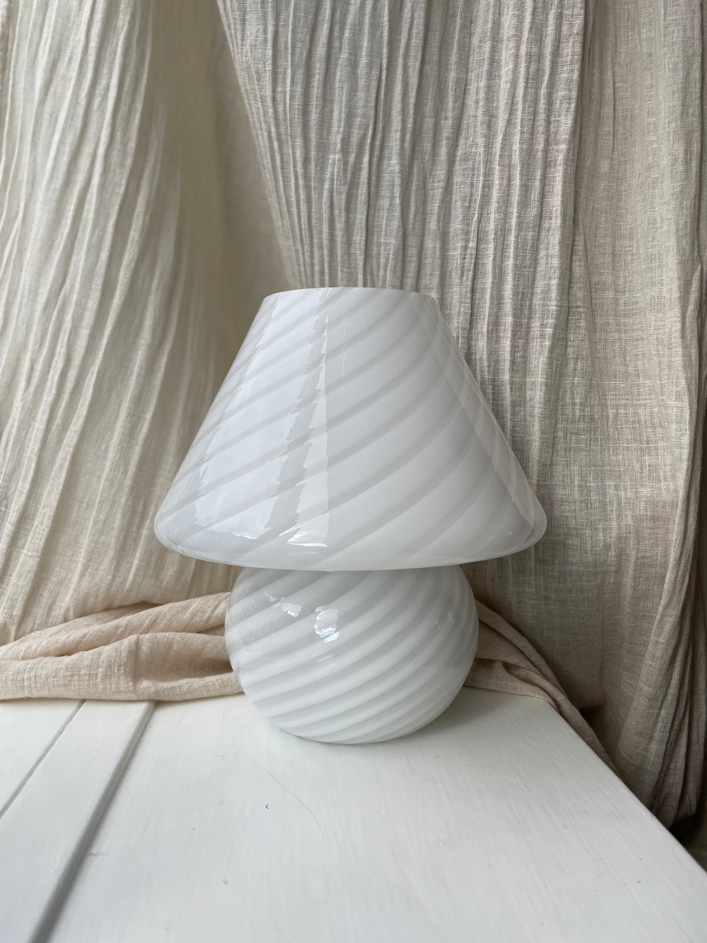 Hvid vintage vetri Murano swirl mushroom