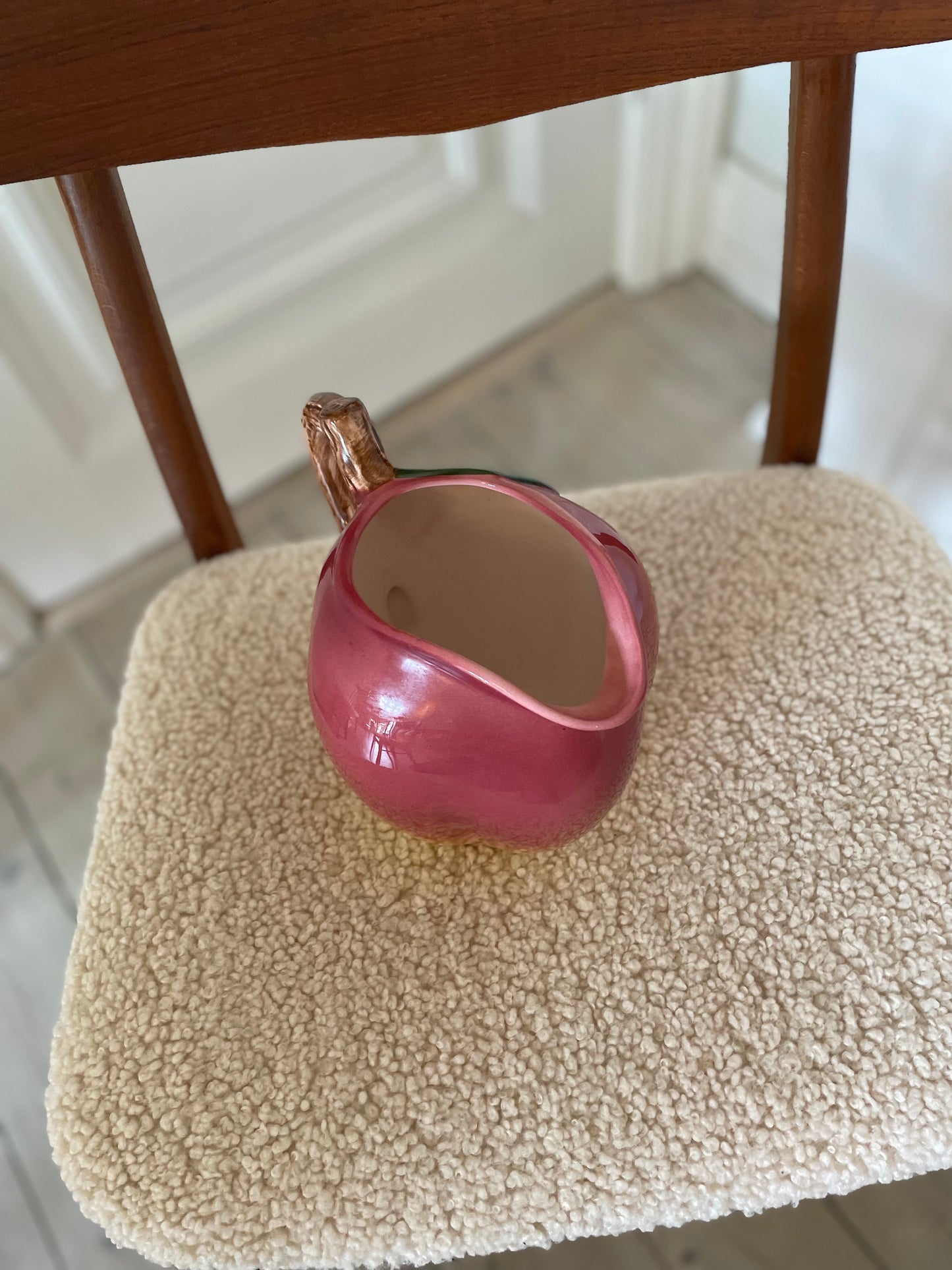 Apple jug