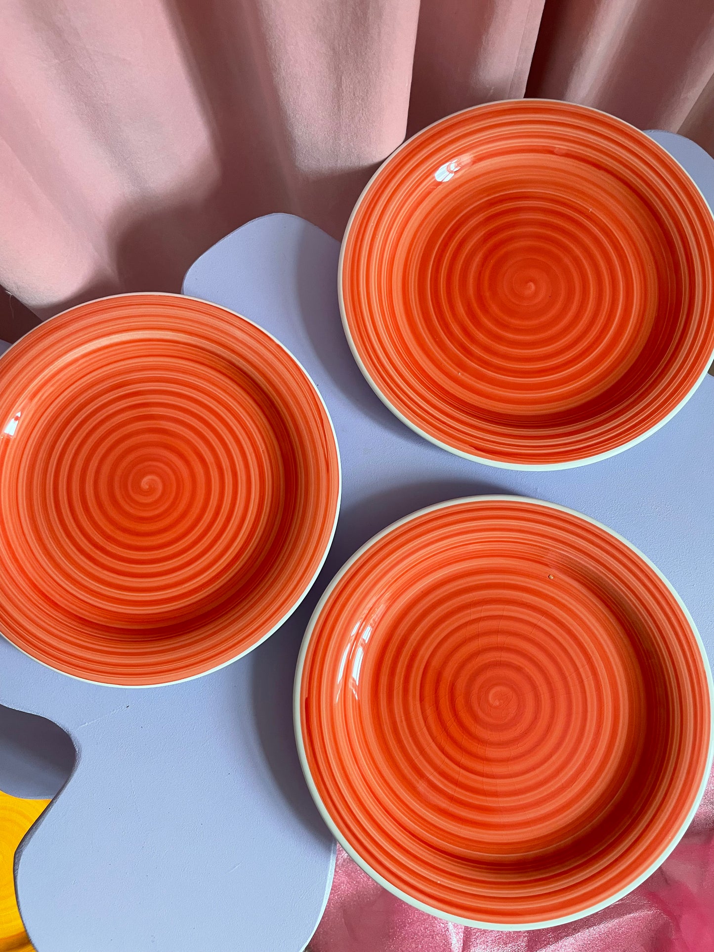 Swirl the dinner plate red