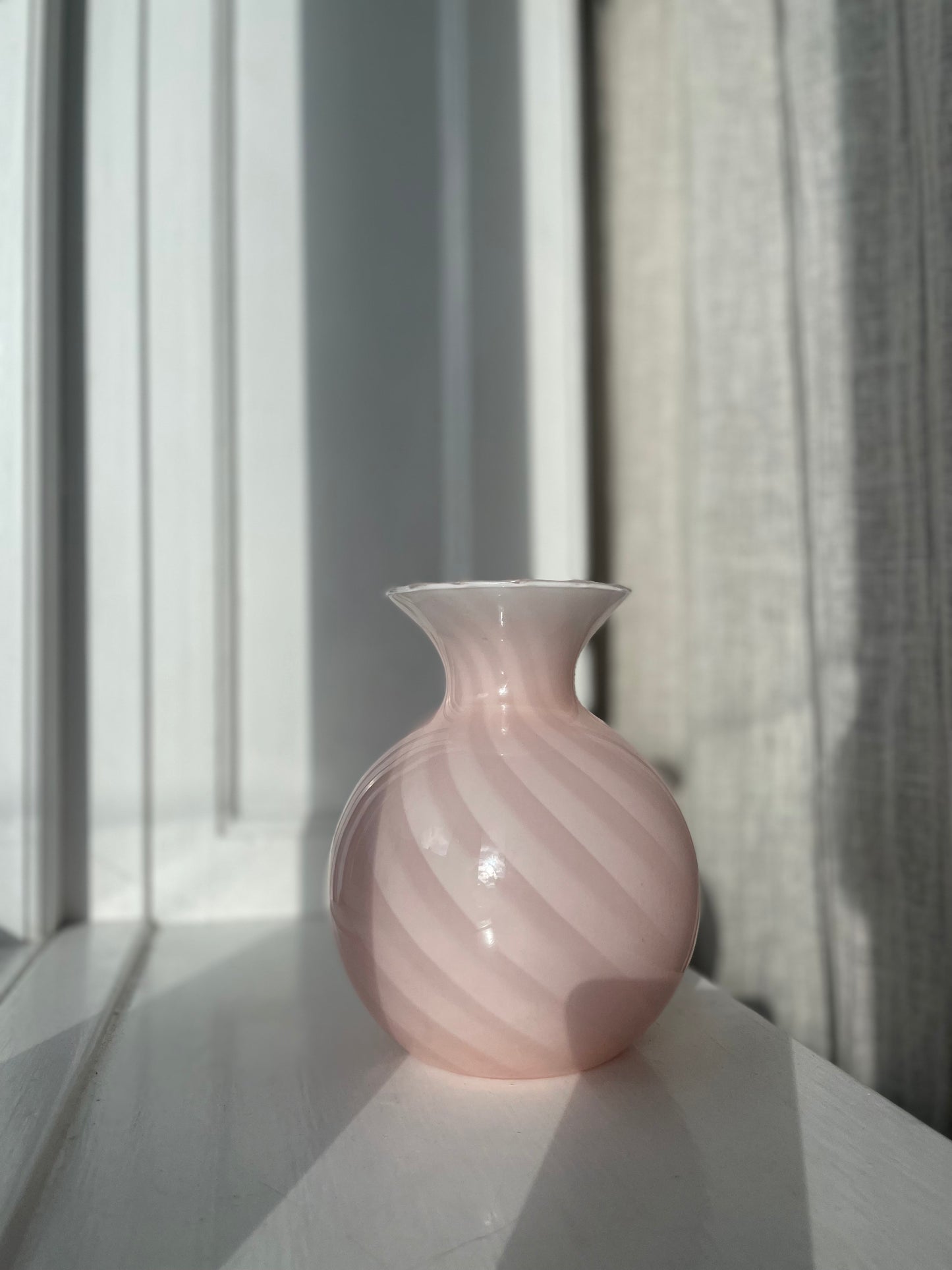 Vintage Murano pink swirl vase