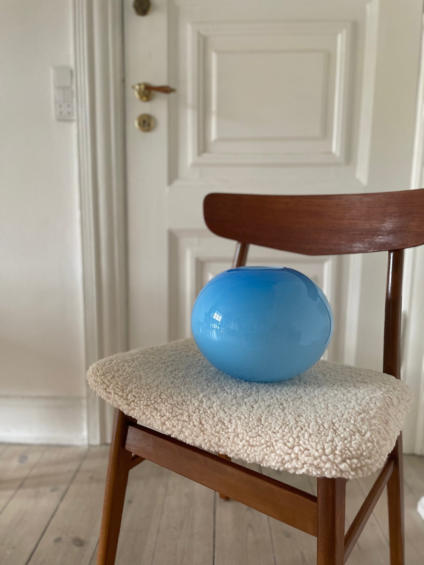 Blå kuglevase
