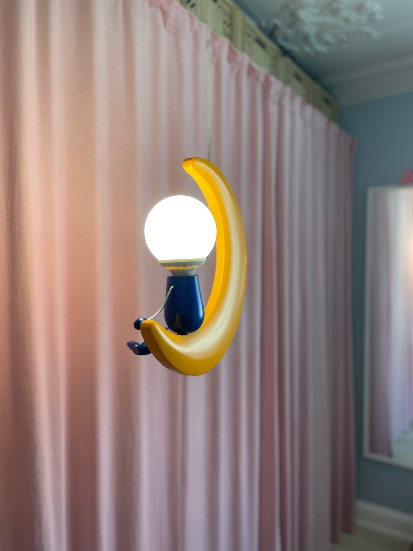 Mand på måne lampe