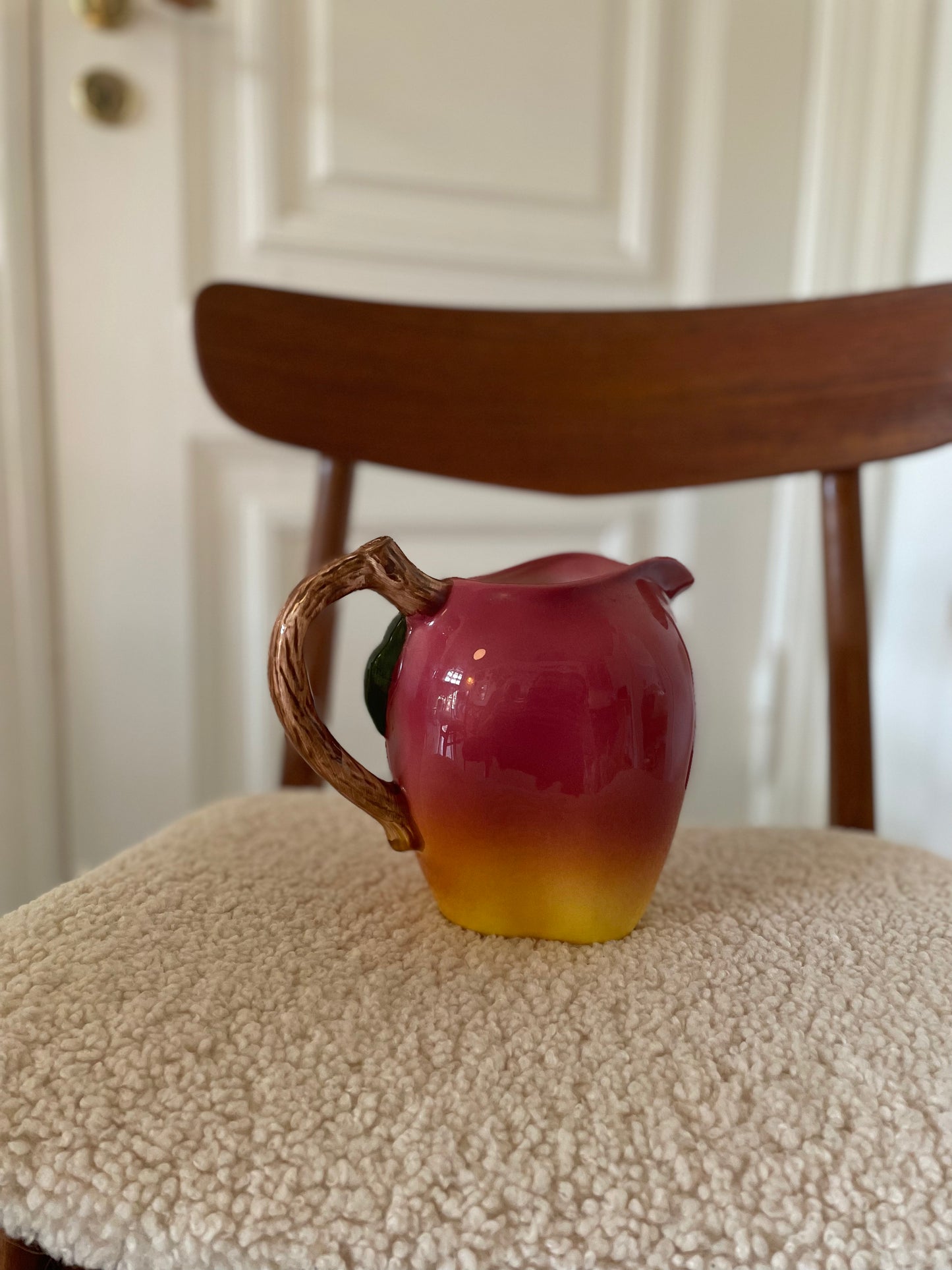 Apple jug
