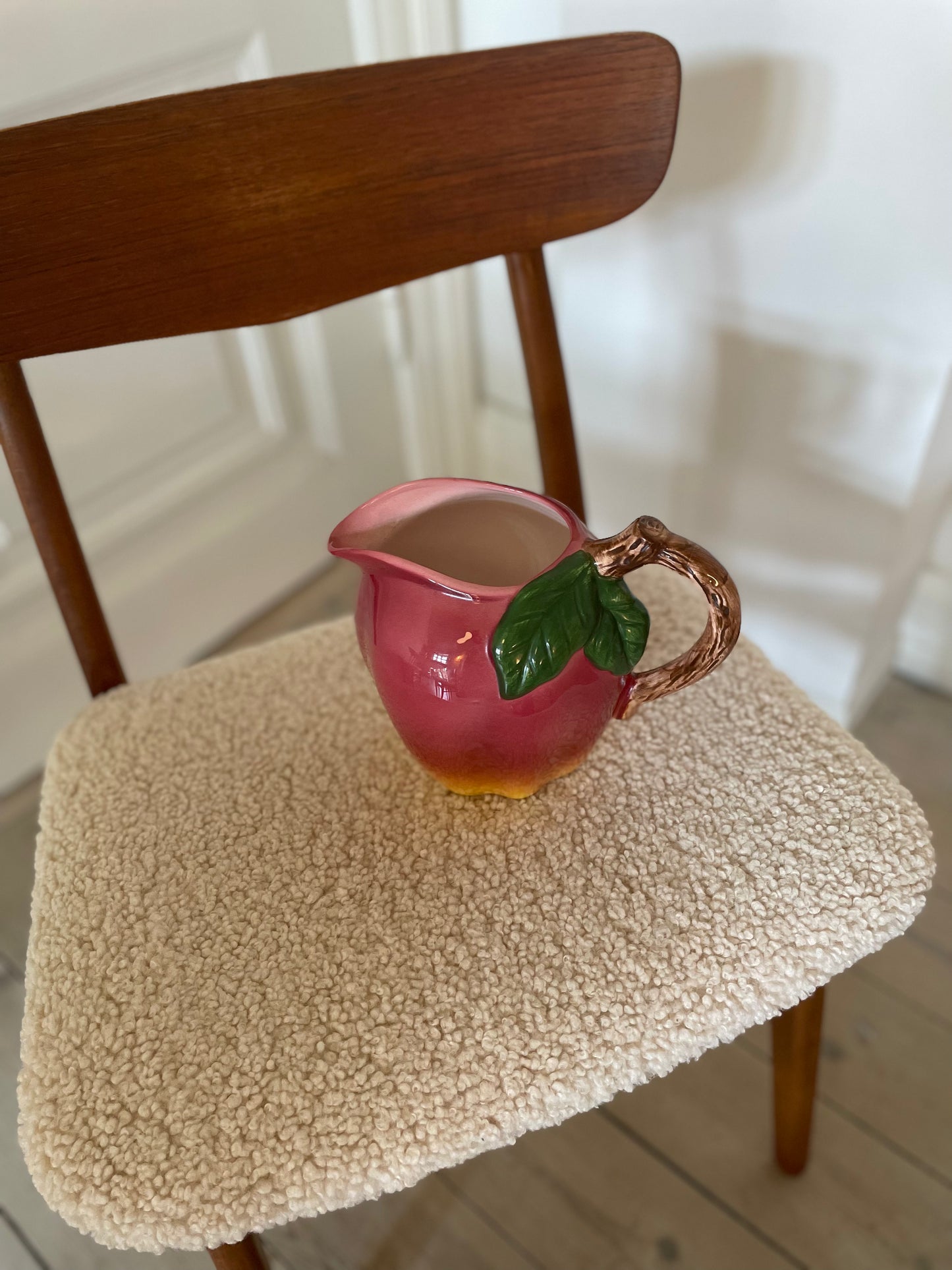Apple jug