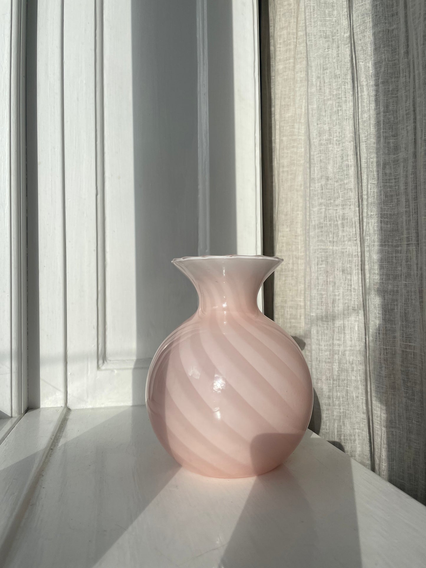 Vintage Murano pink swirl vase