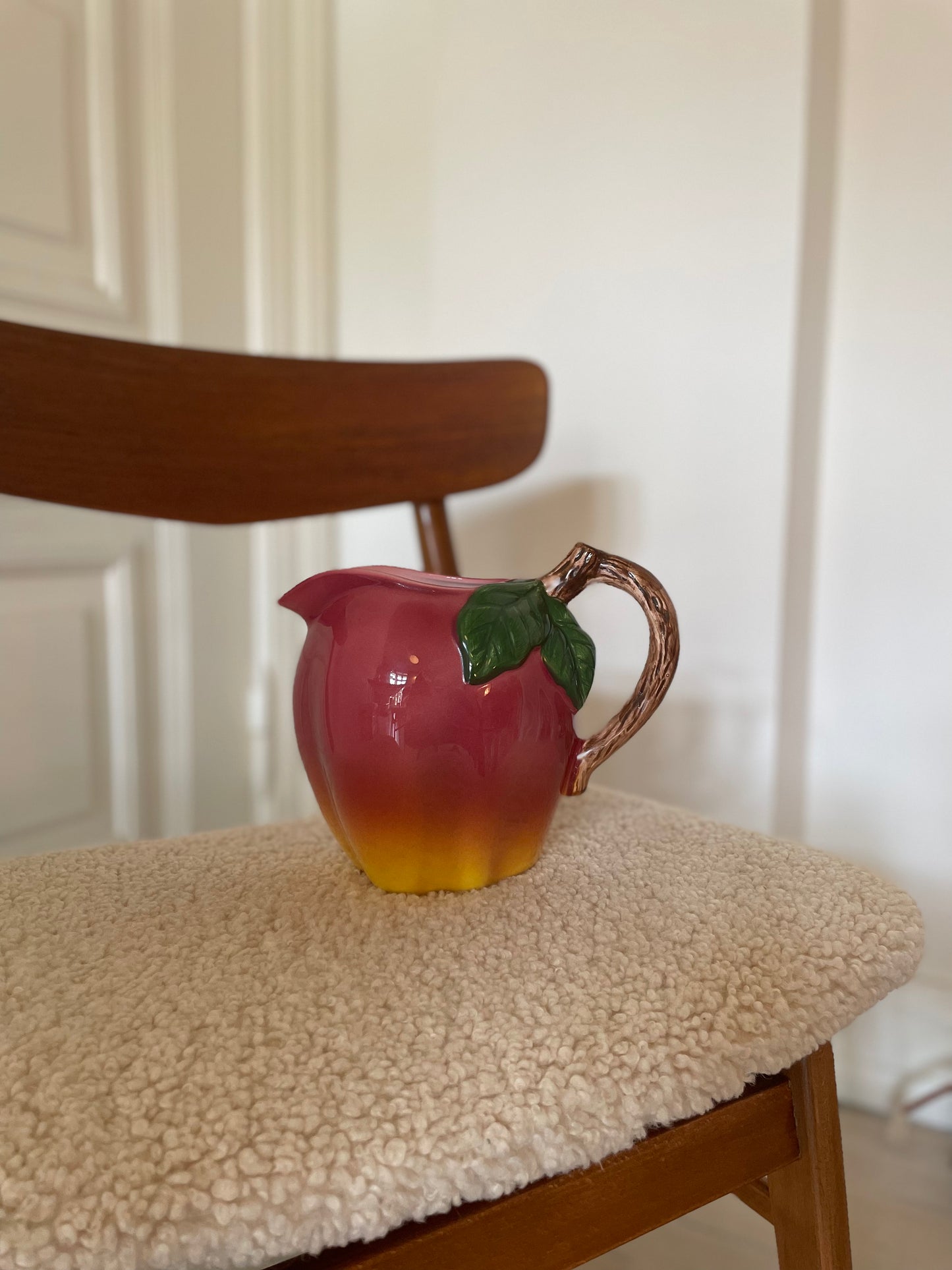 Apple jug