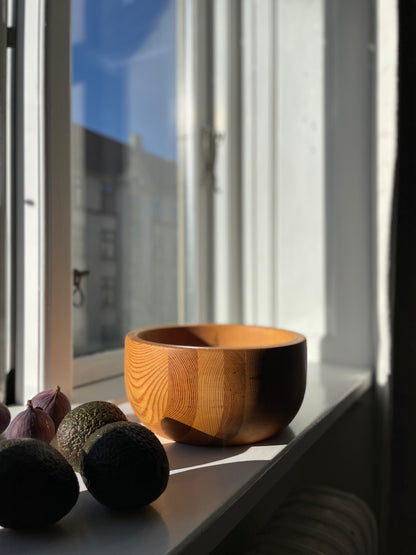 Pine wood bowl