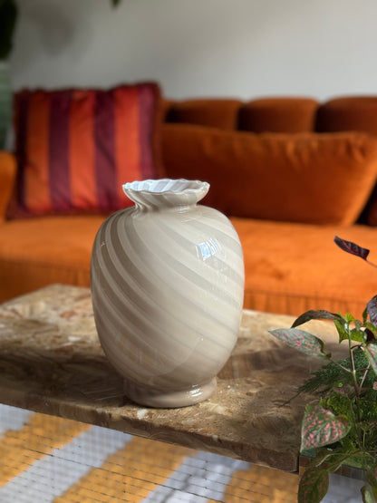 Vintage Murano vase med beige swirl
