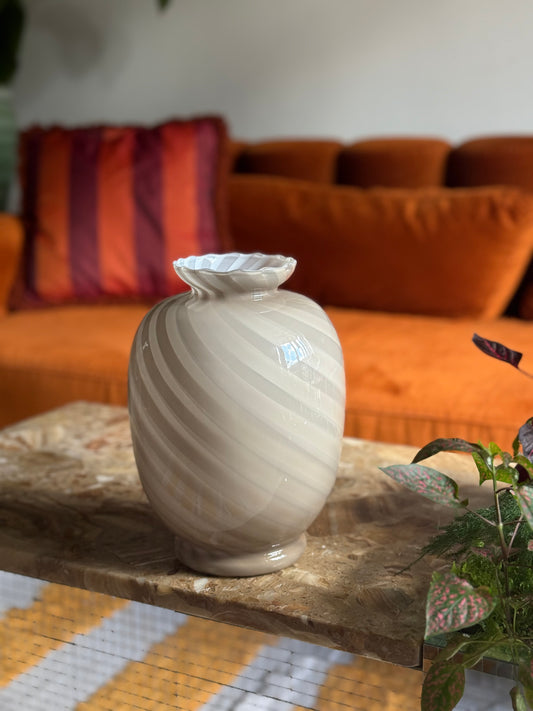 Vintage Murano vase med beige swirl