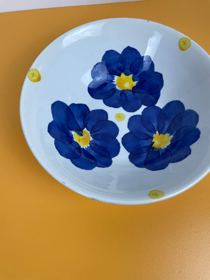 Blå-blomstret skål