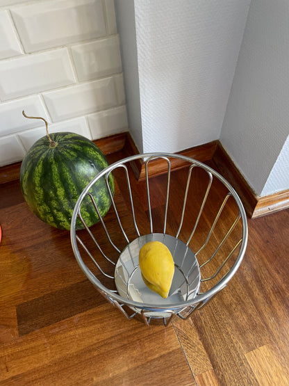 Fruit bowl in chrome