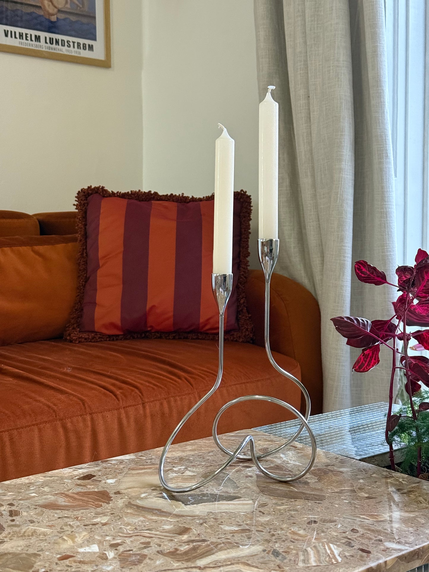 Dobbelt krøllet lysestage i krom