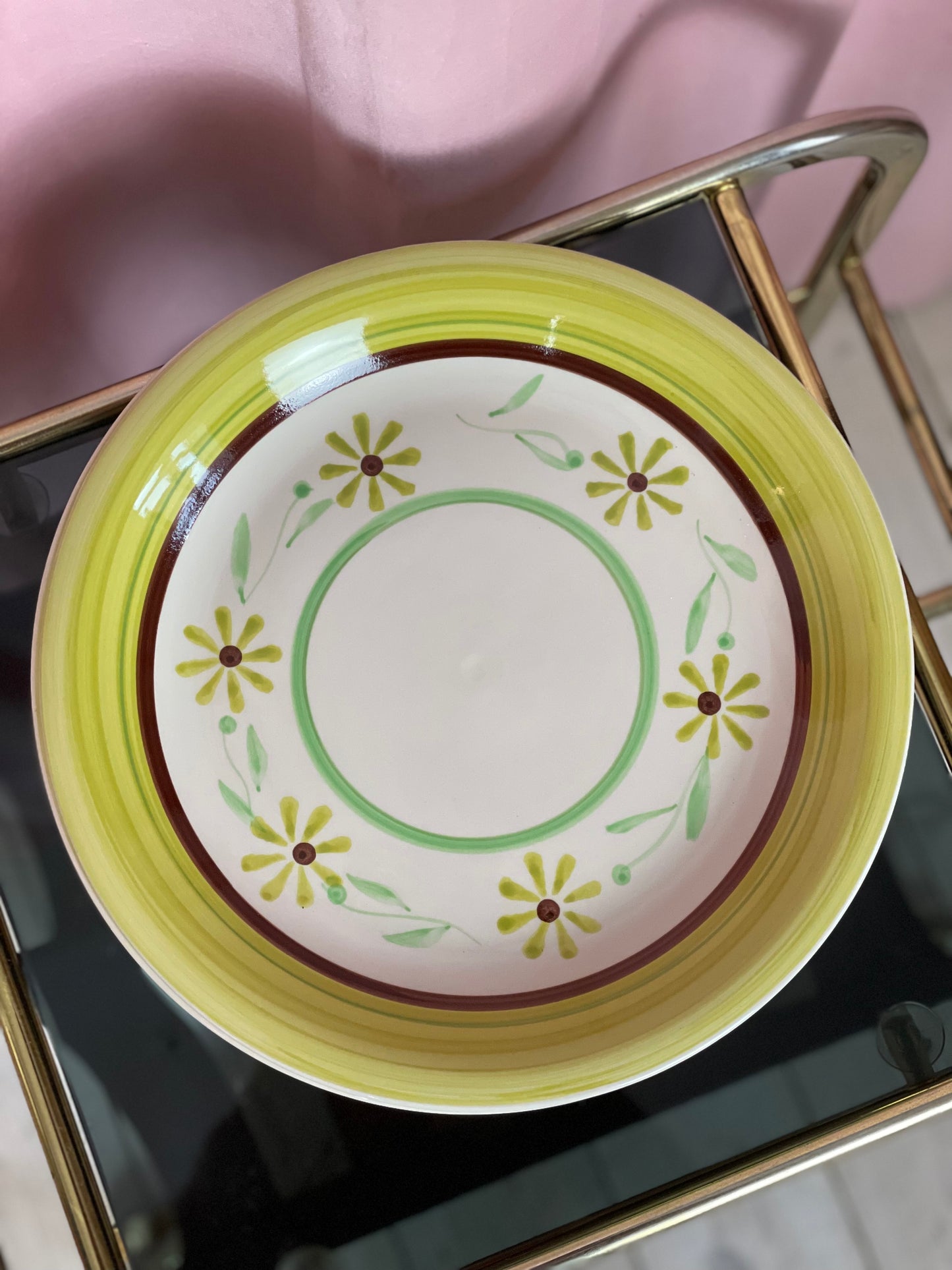 Dinner plates with flowers