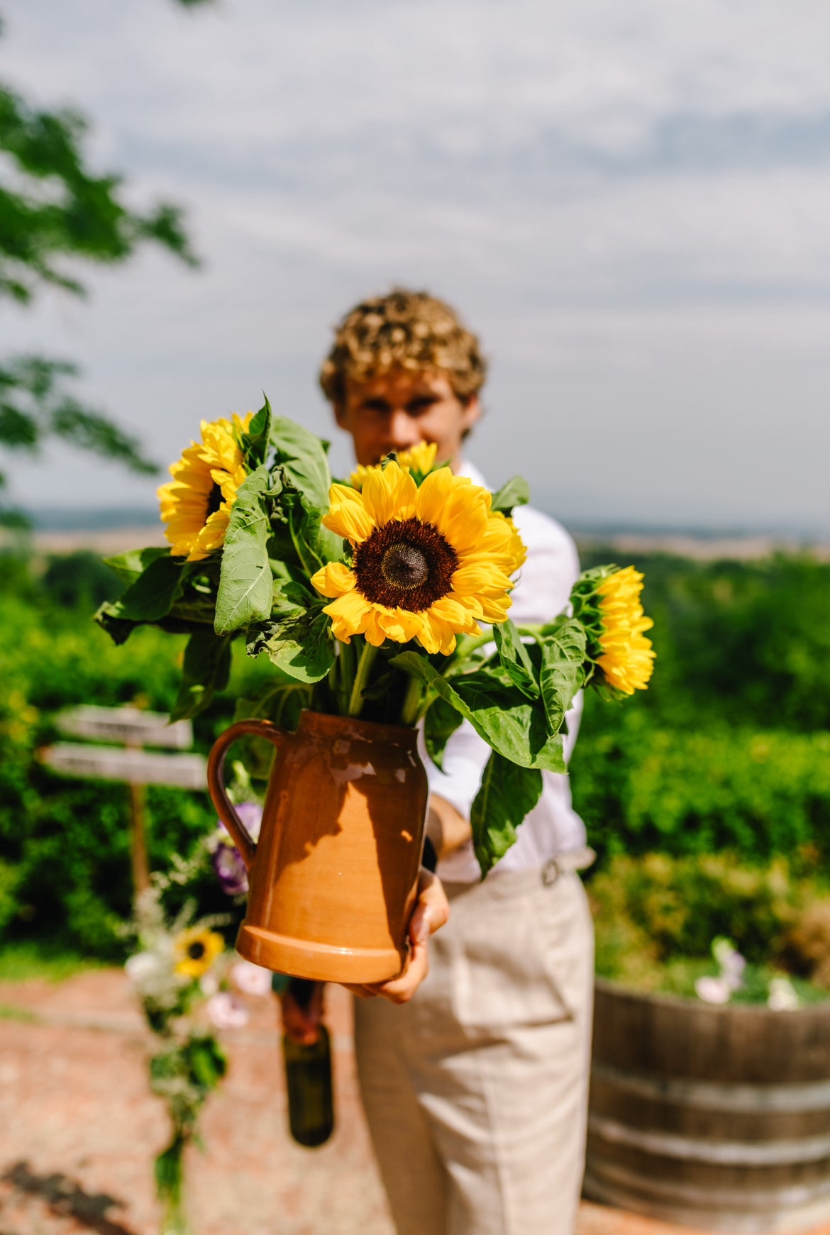 Tool vase with handle