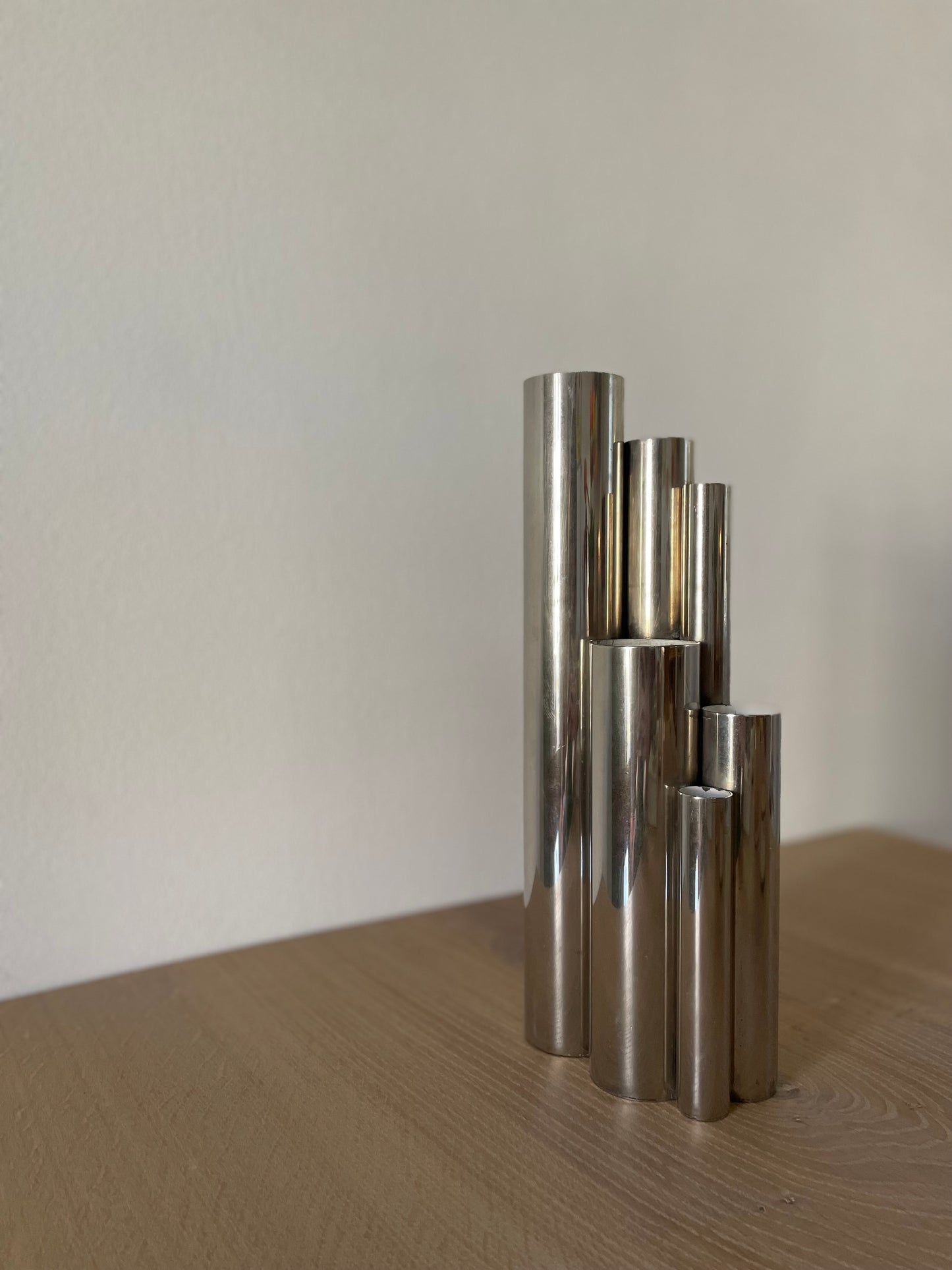 Chrome vase with 6 holes