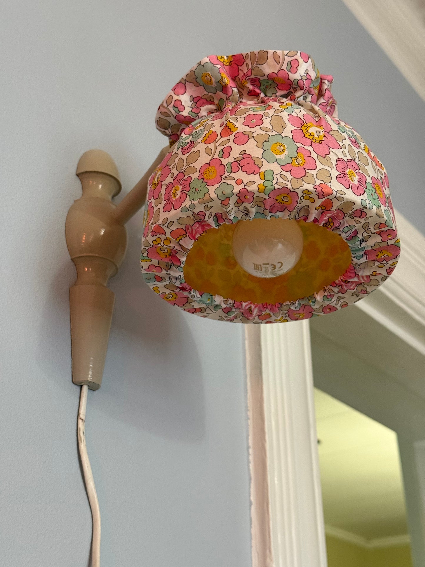 Væglampe med liberty skærm