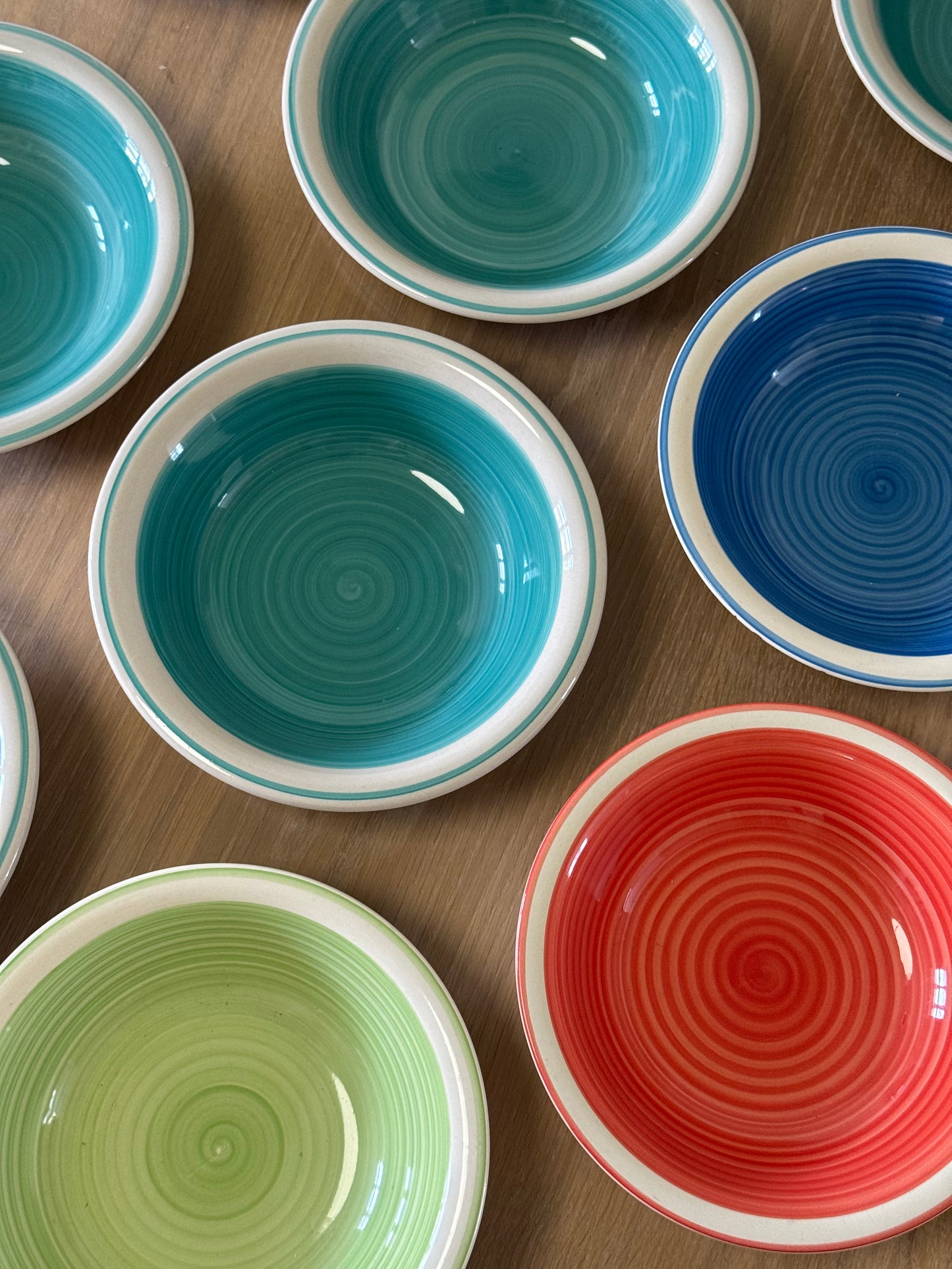 Dybe italienske tallerkener med swirl