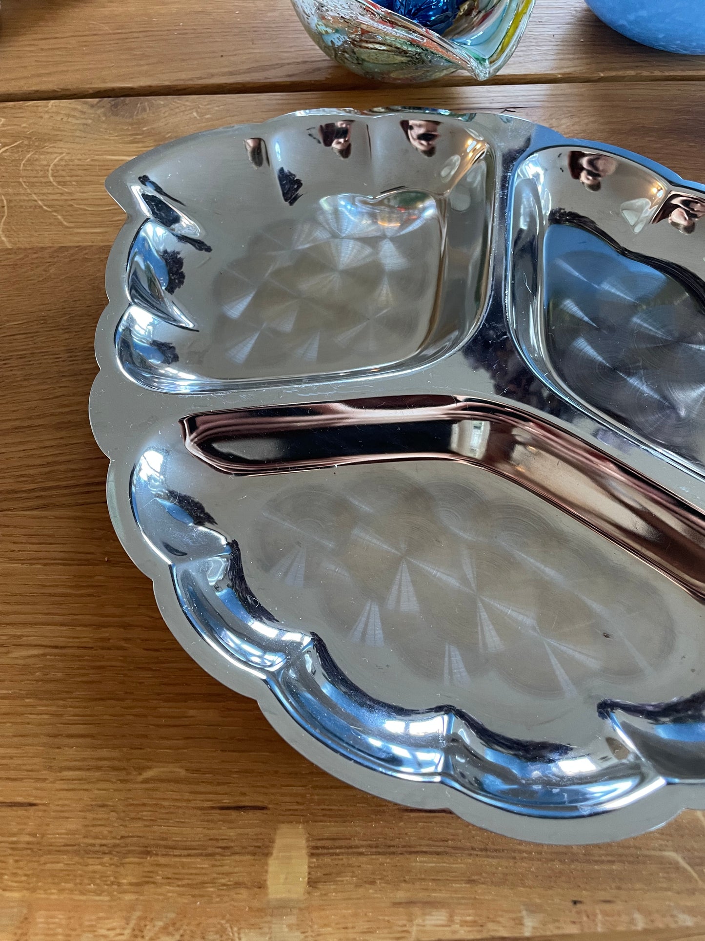 Steel dish with 3 rooms