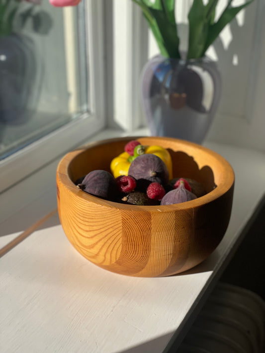 Pine wood bowl