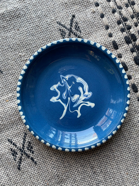 Lertøjsfad with blue glaze