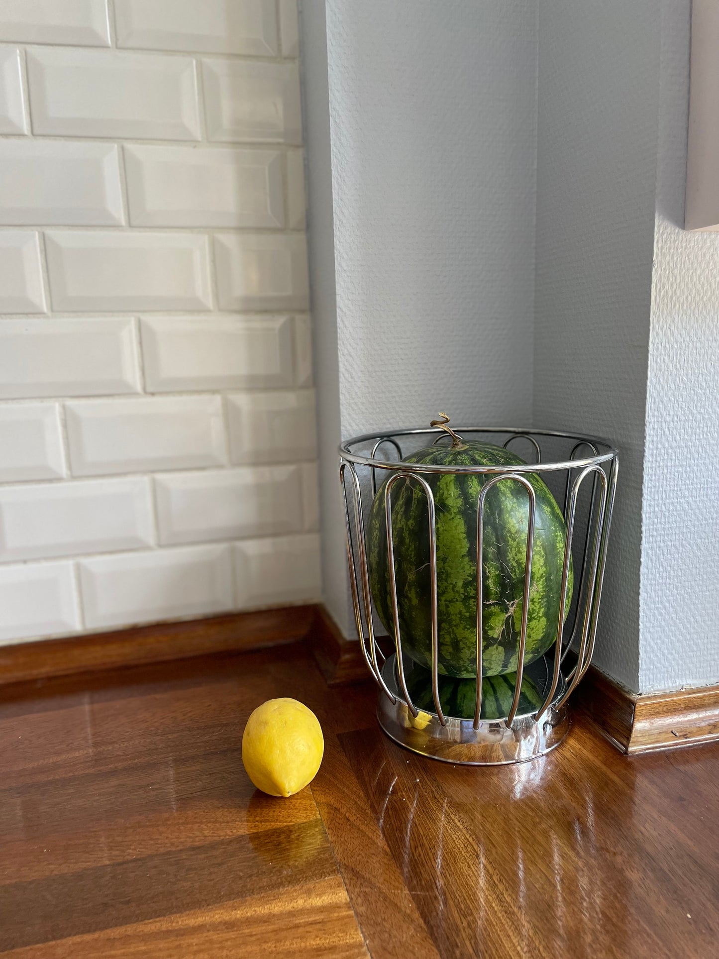 Fruit bowl in chrome