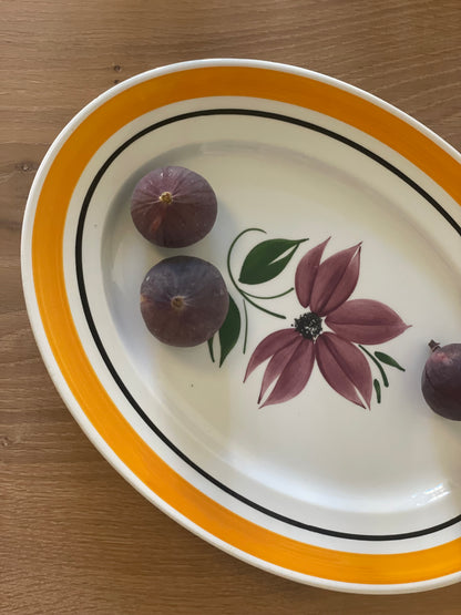 Flower tray with yellow edge